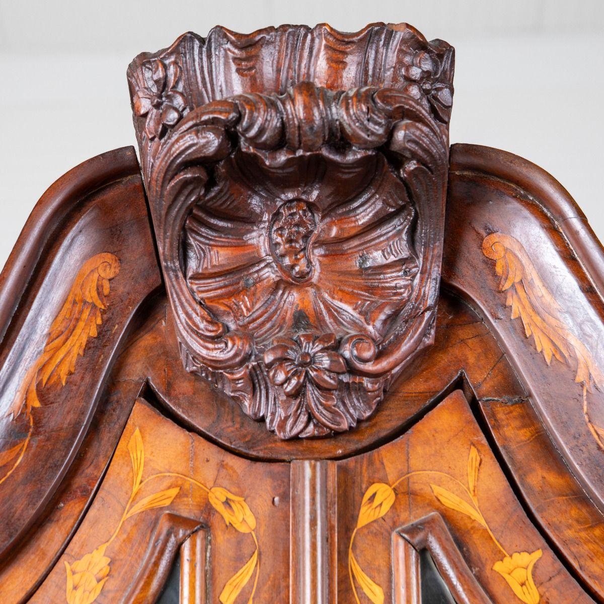 Dutch 18th Century Rococo Vitrine with Bombe Base and Exceptional Marquetry For Sale 1