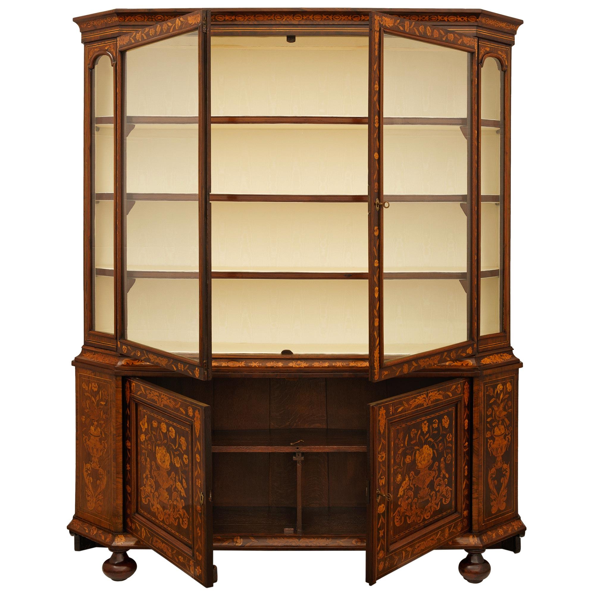 Dutch 18th century Walnut and Fruitwood cabinet vitrine In Good Condition For Sale In West Palm Beach, FL