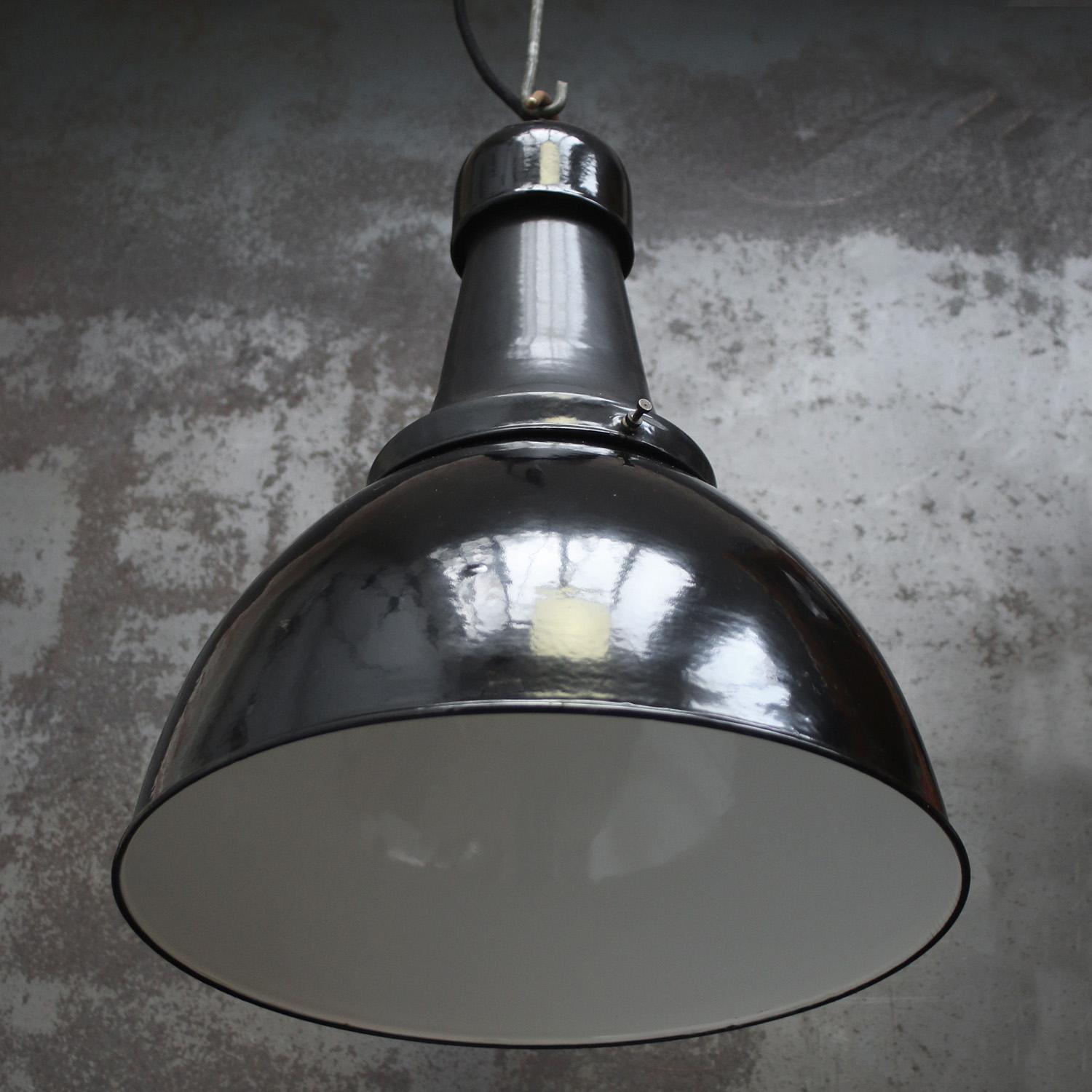 Dutch 1920s Black Enamel Vintage Industrial Pendant Light For Sale 1