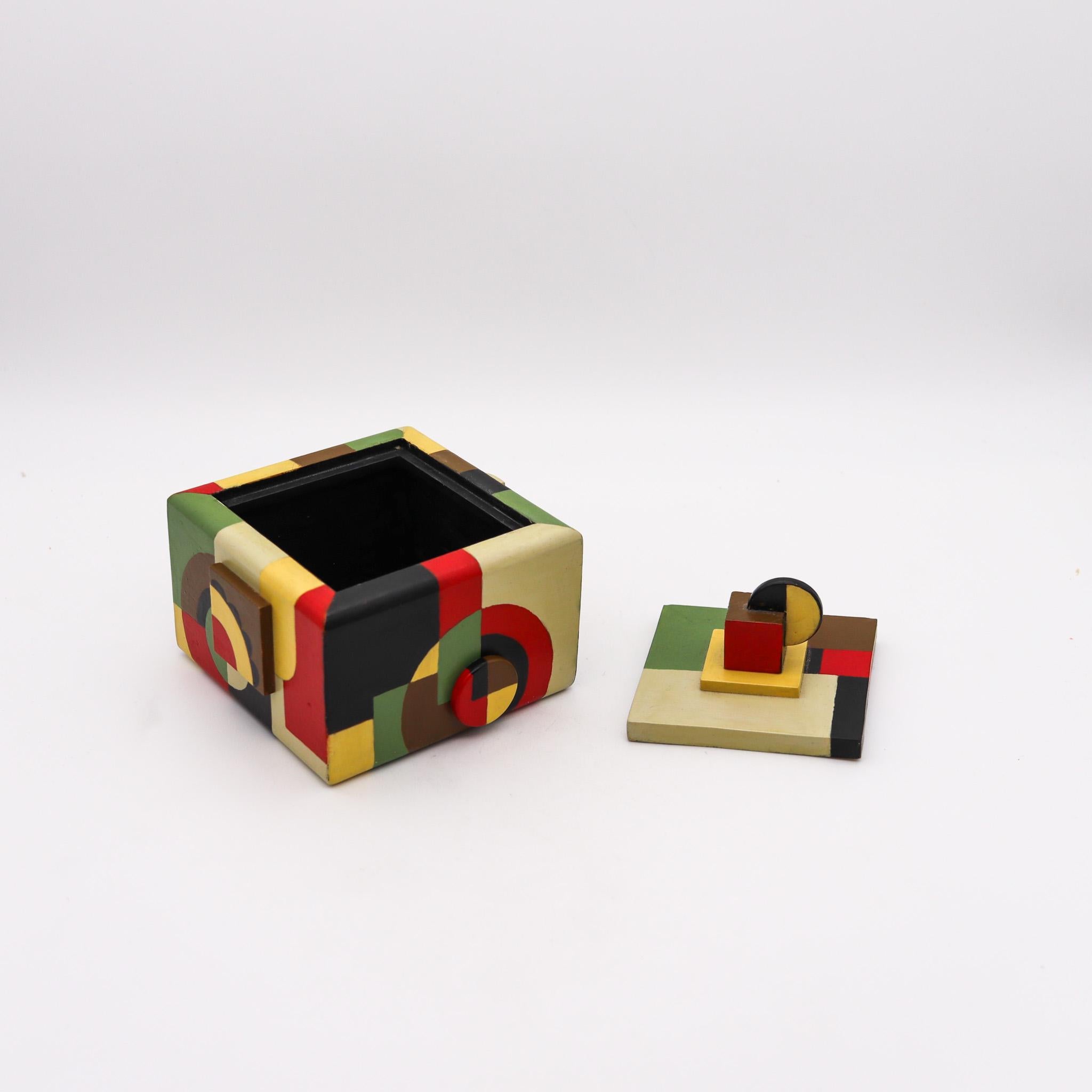 Hand-Carved Dutch 1930 De Stijl Art Deco Trinket Box in Wood with Polychromate Paint