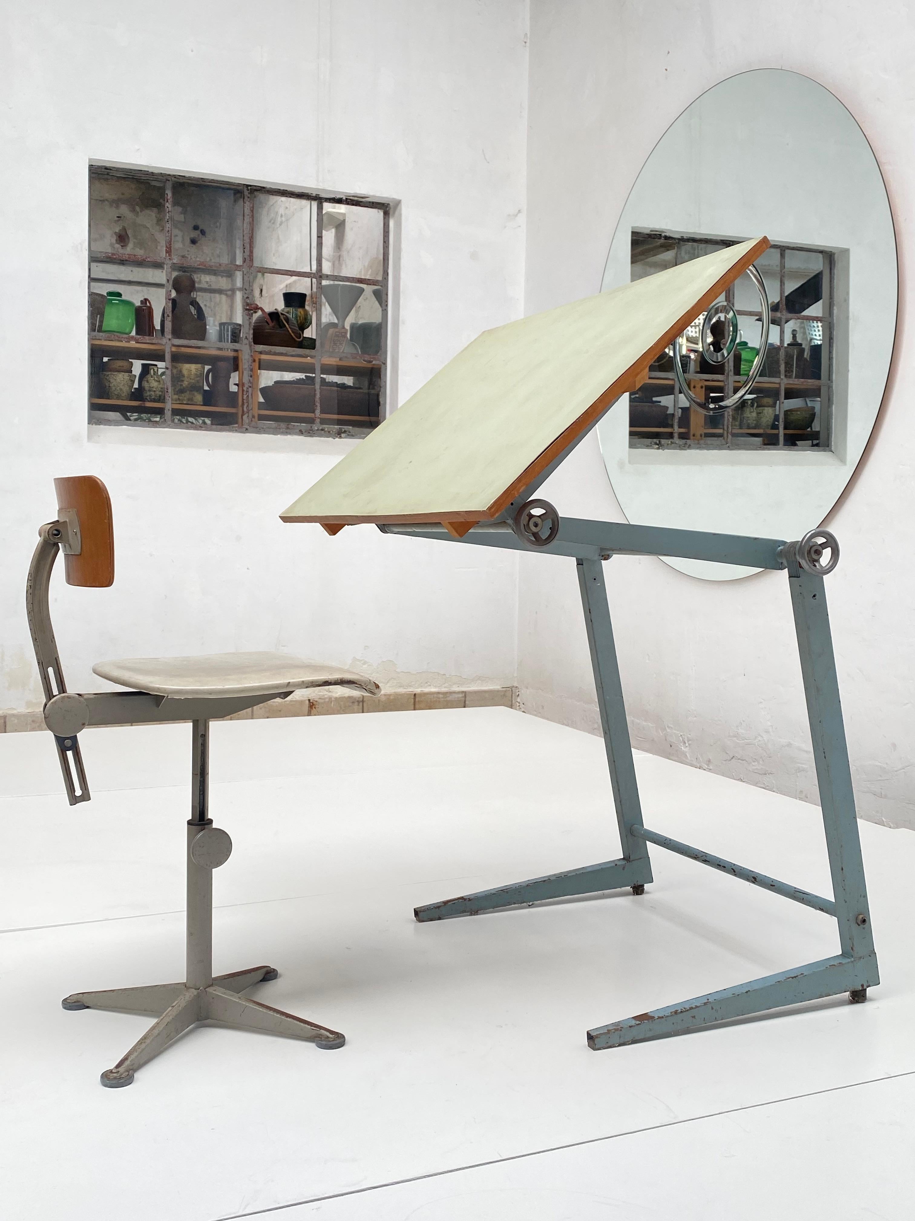 Dutch 1950's Industrial Drafting Table with Working Stool by Friso Kramer In Good Condition In bergen op zoom, NL