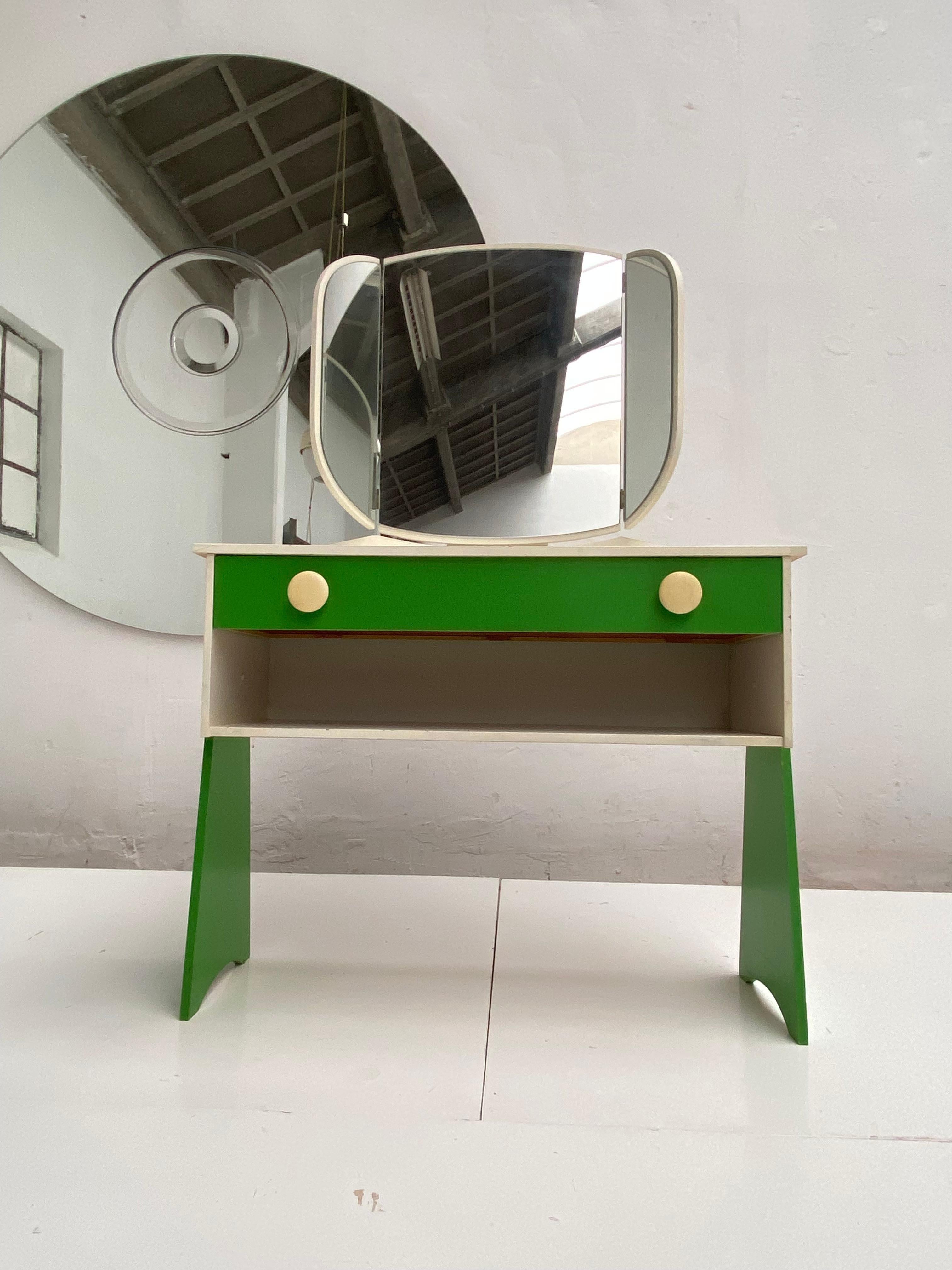 Late 20th Century Cool Dutch 1970's Space Age Vanity Dressing Table & Matching Wallmounted Mirror  For Sale