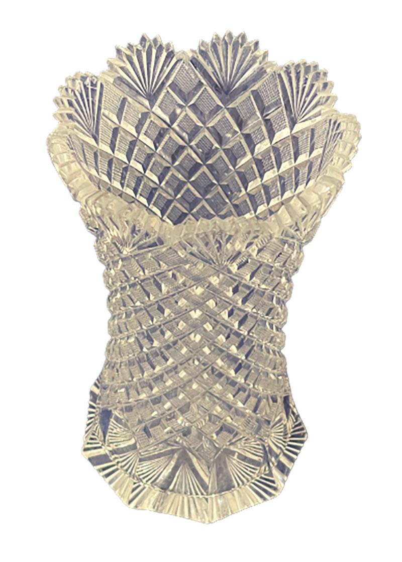 Dutch 19th Century Crystal Vase with Pineapple Fan Cut For Sale 2