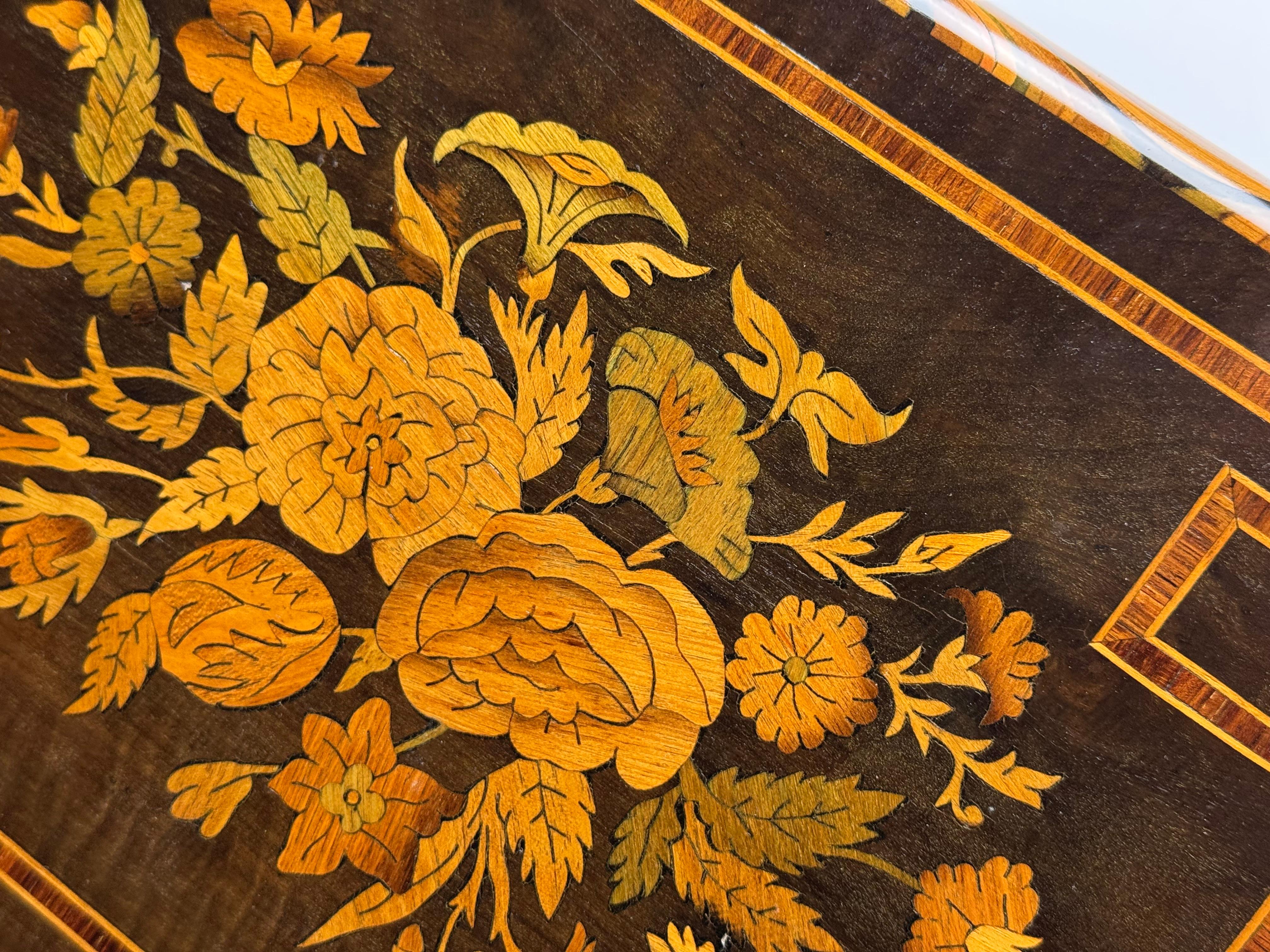 Boîte à bijoux hollandaise du 19e siècle en vente 11