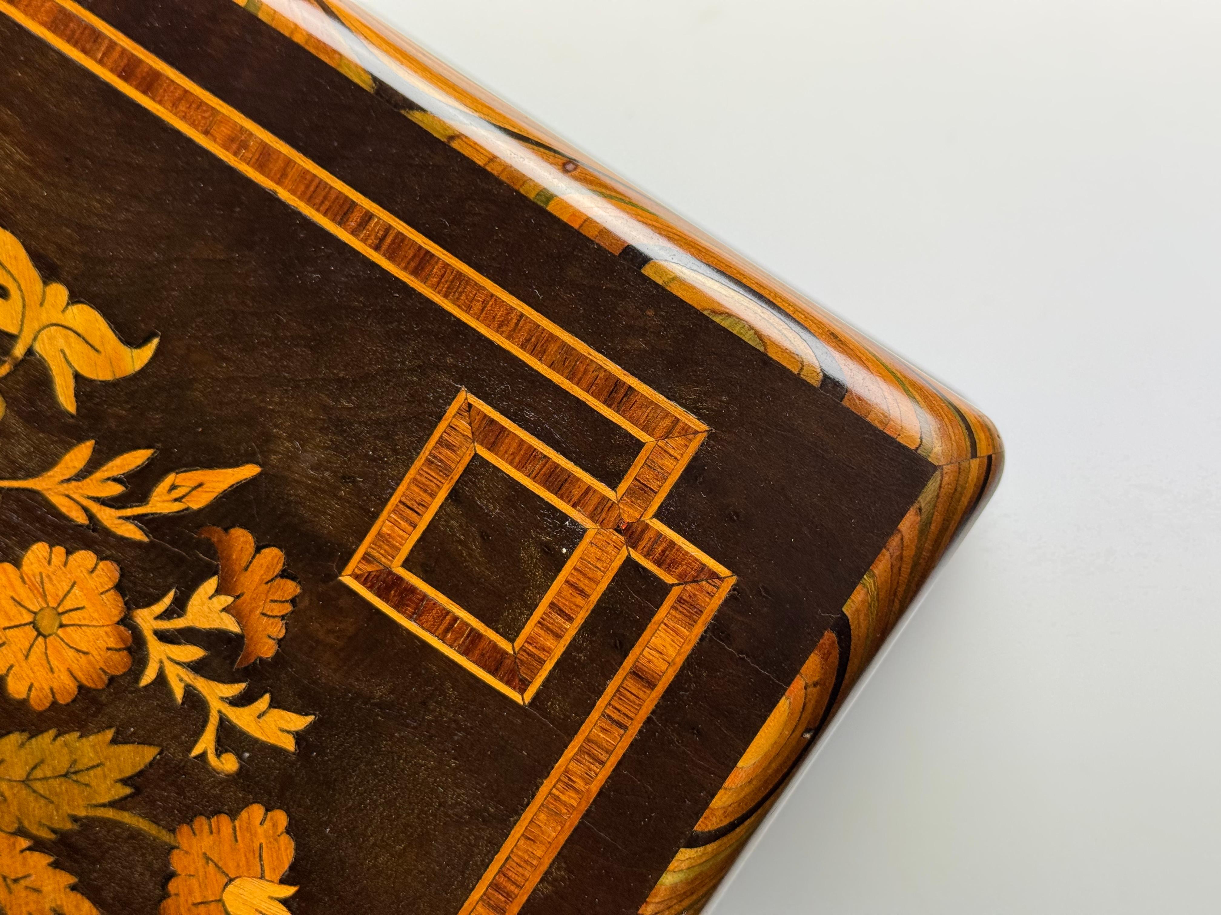 Boîte à bijoux hollandaise du 19e siècle en vente 12