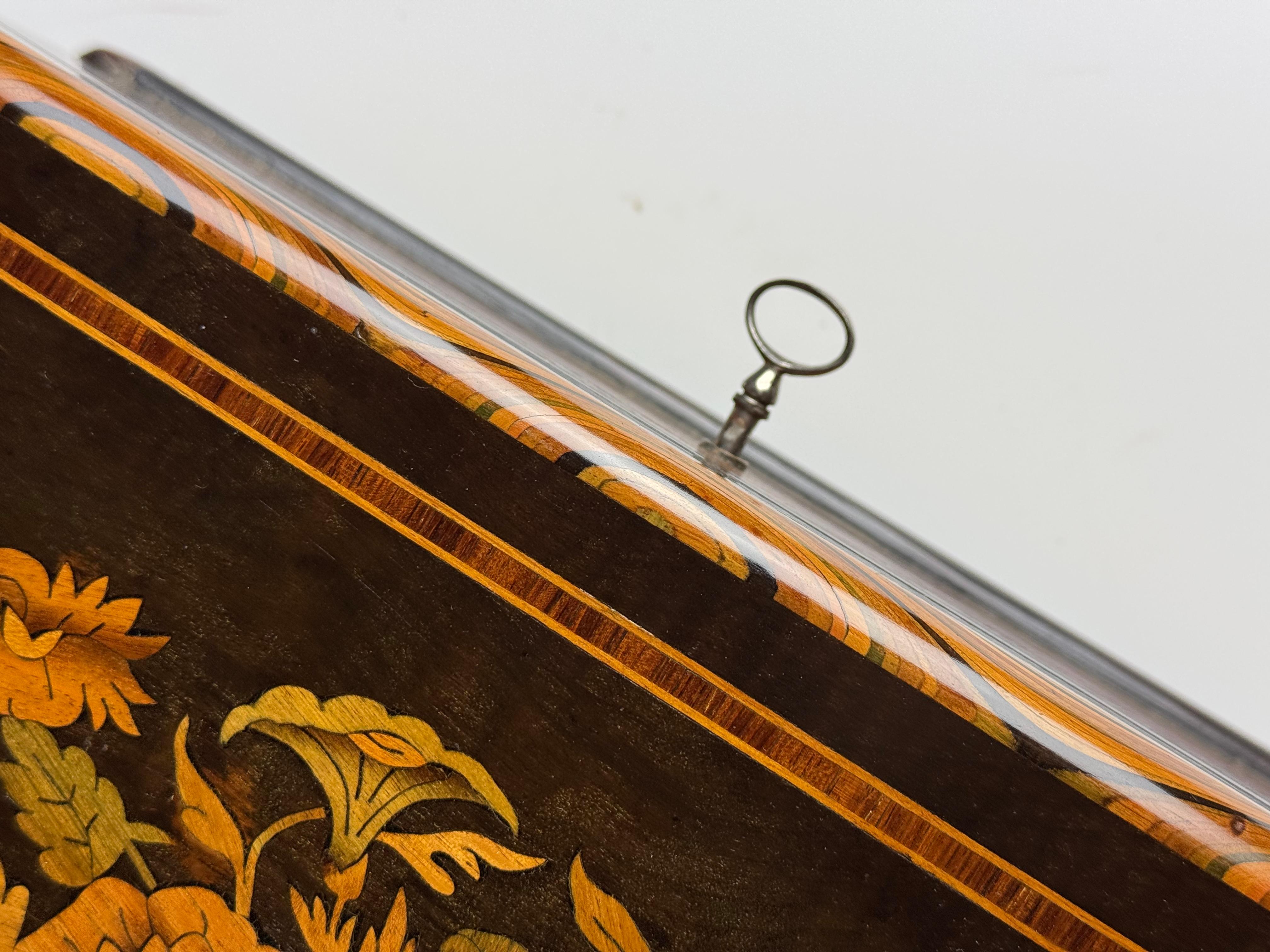 Boîte à bijoux hollandaise du 19e siècle en vente 13