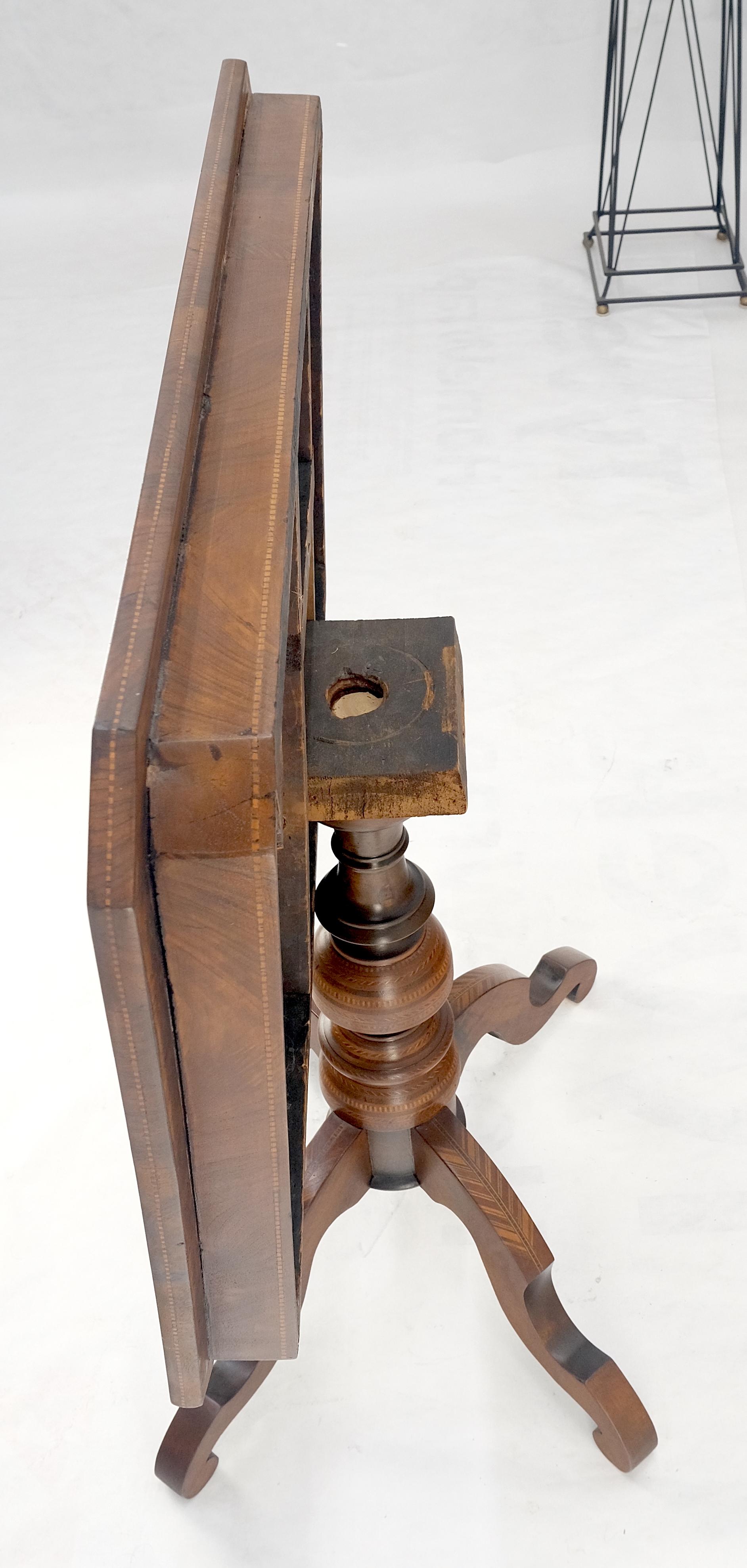 Table d'appoint hollandaise du 19ème siècle avec marqueterie sur le dessus, pour petit déjeuner en vente 2