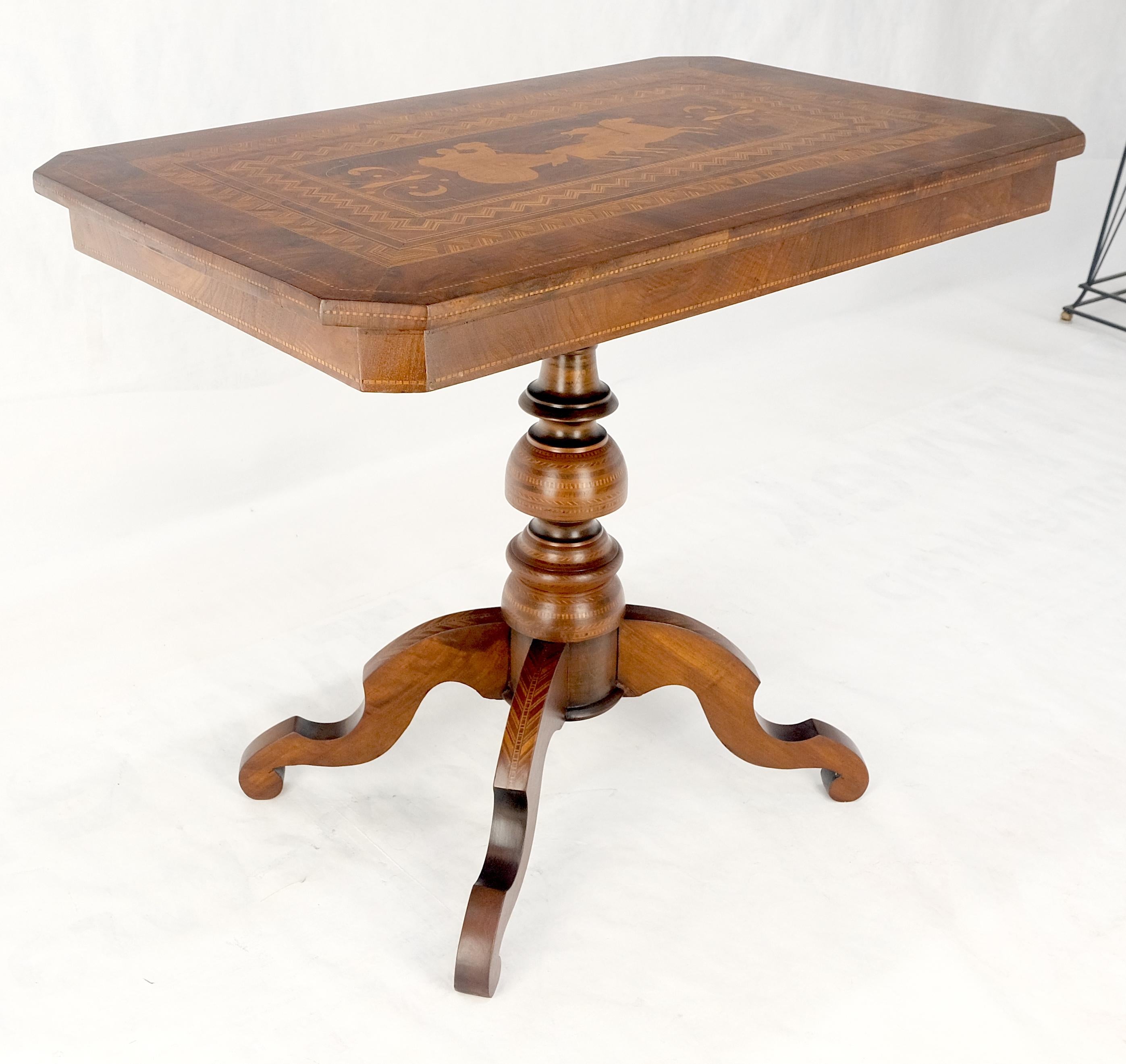 Table d'appoint hollandaise du 19ème siècle avec marqueterie sur le dessus, pour petit déjeuner en vente 1