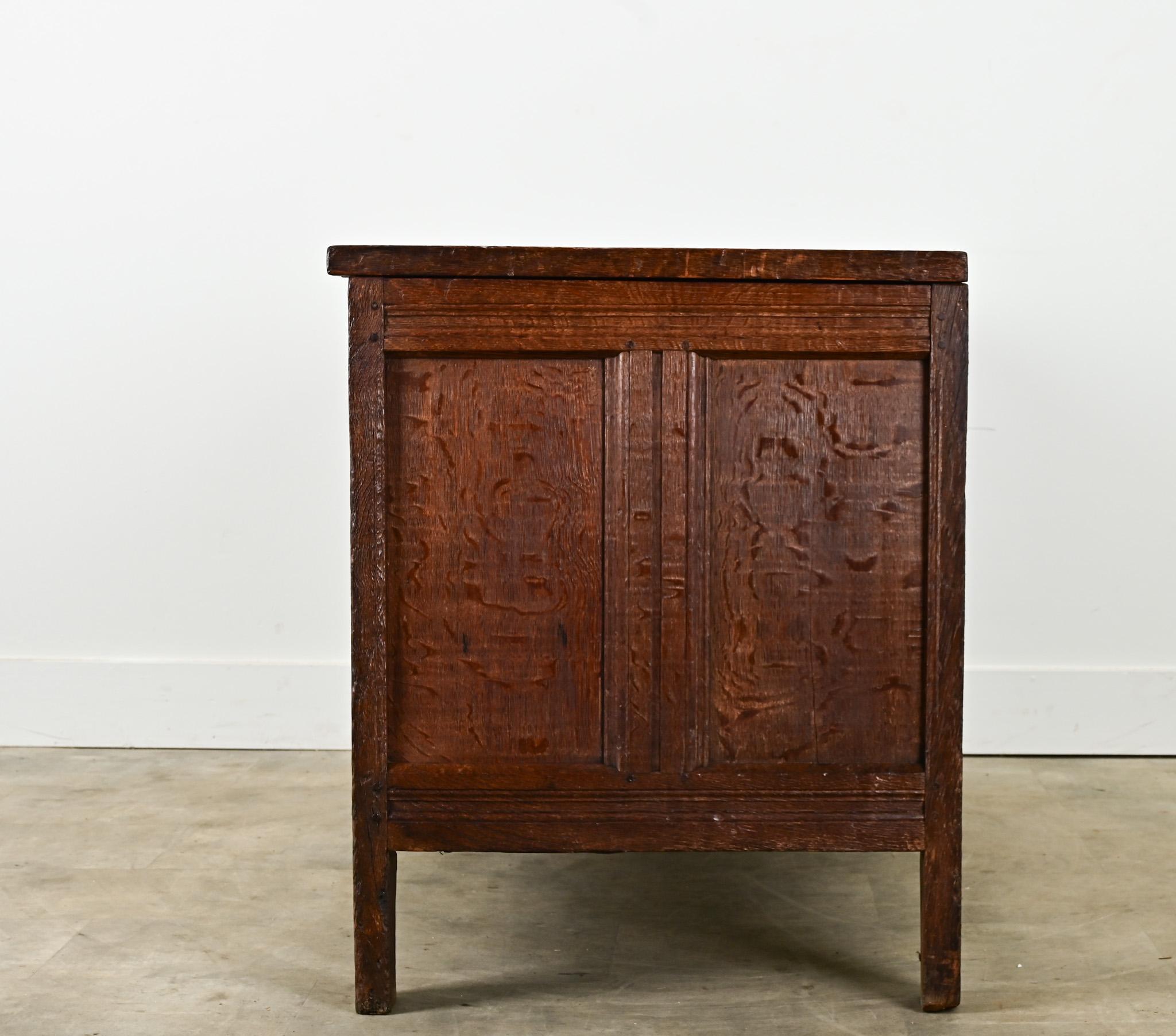 Dutch 19th Century Oak Paneled Coffer For Sale 4