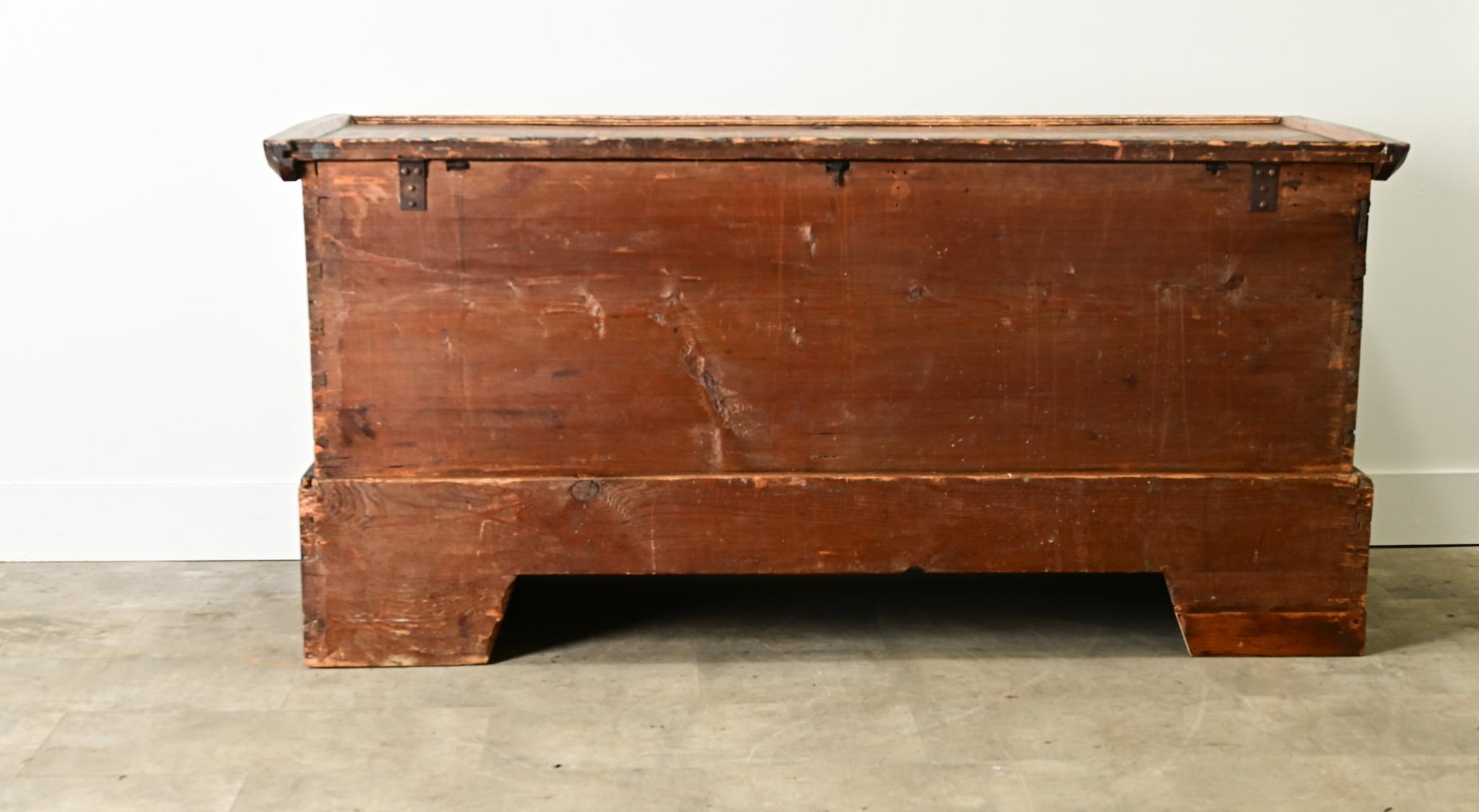 Dutch 19th Century Painted Pine Trunk For Sale 5