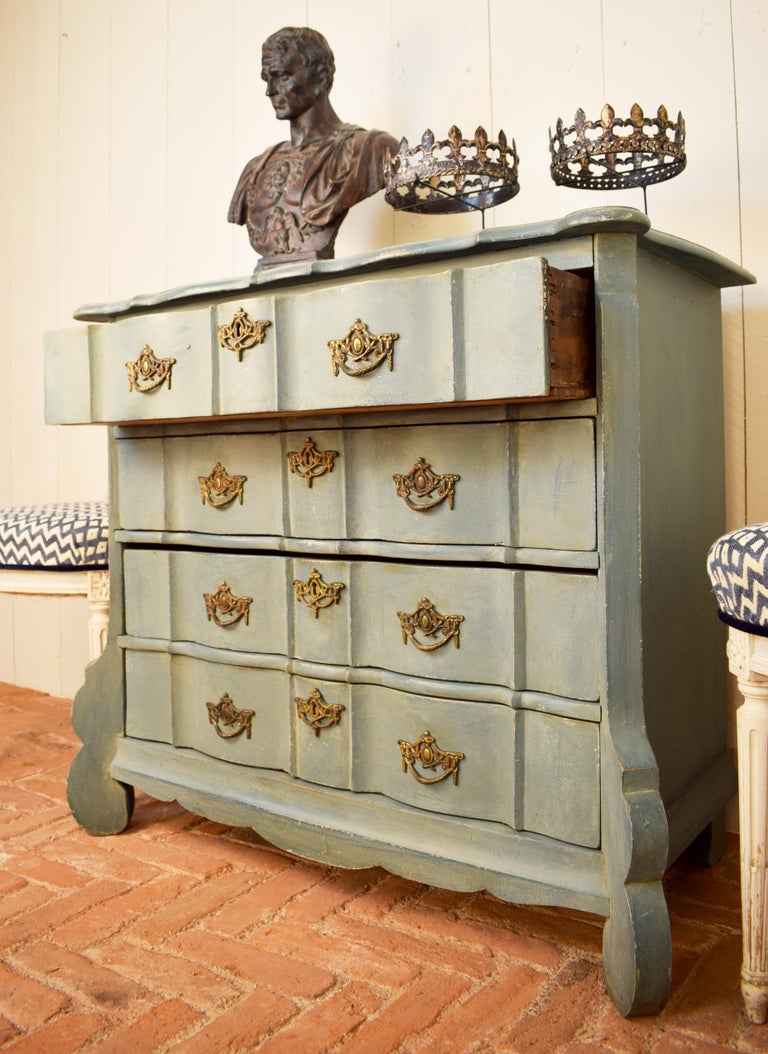 Dutch 19th Century Serpentine Fronted Commode For Sale at 1stDibs