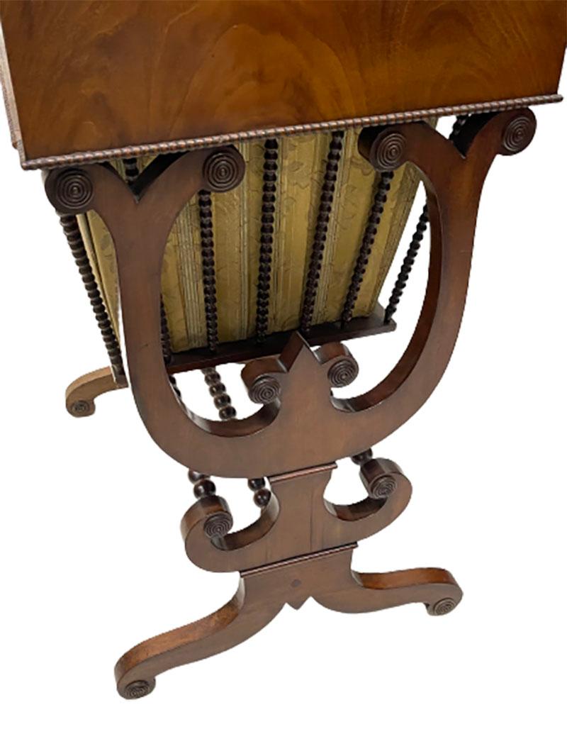 Néerlandais Table de couture hollandaise du 19e siècle, Biedermeijer, vers 1860-1880 en vente
