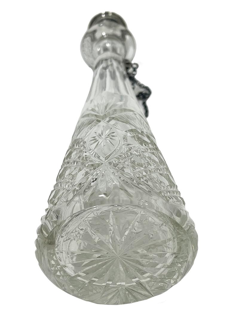 Petite carafe hollandaise du 19ème siècle en verre de cristal taillé avec argent en vente 1