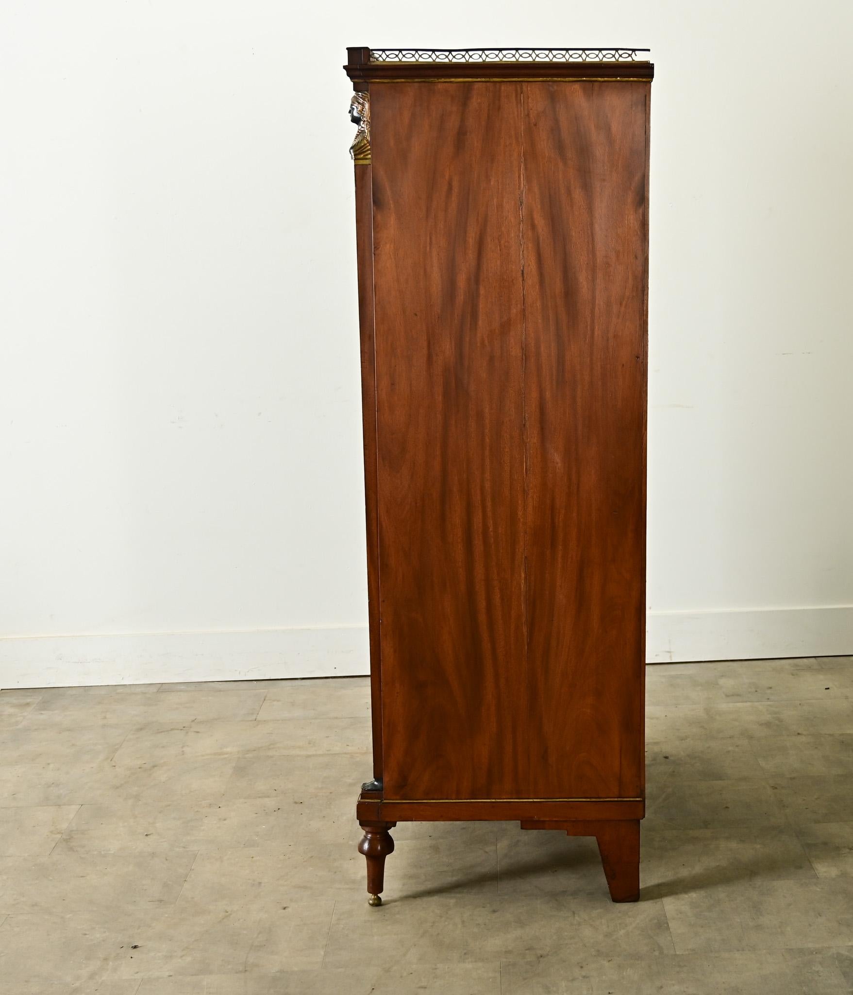 Tallboy in stile impero in mogano del XX secolo olandese in vendita 8