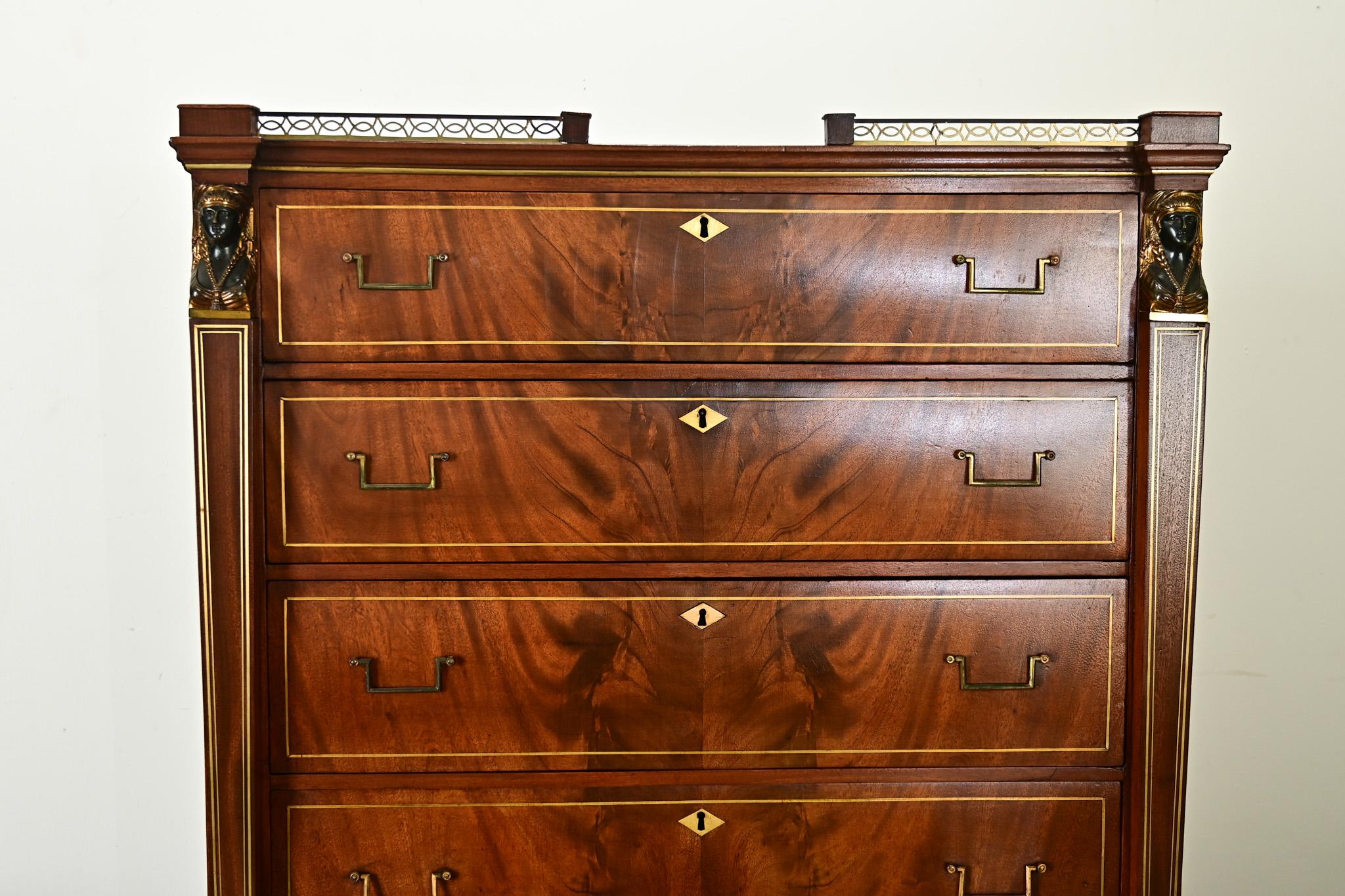 Stile impero Tallboy in stile impero in mogano del XX secolo olandese in vendita