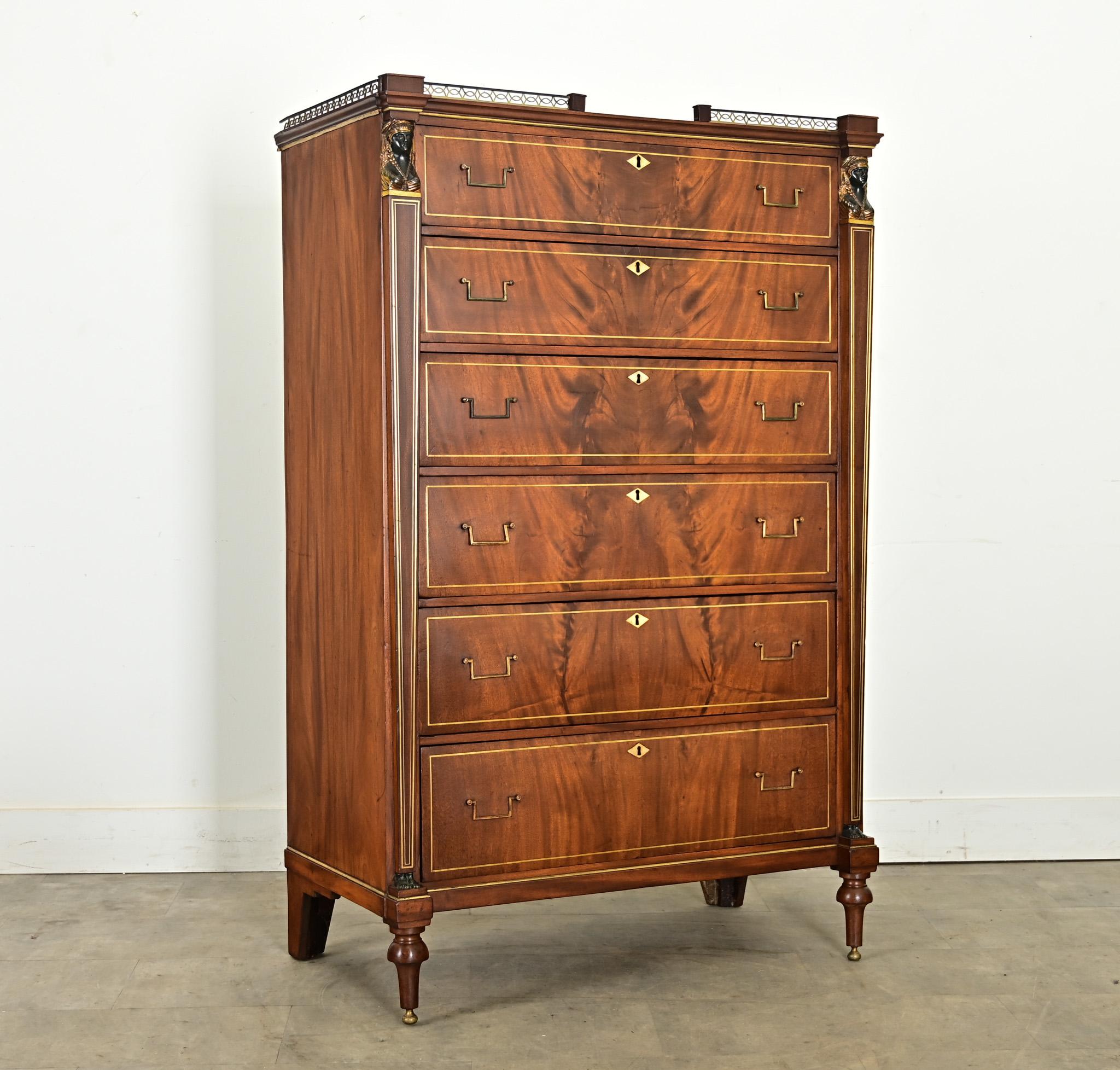 Ottone Tallboy in stile impero in mogano del XX secolo olandese in vendita
