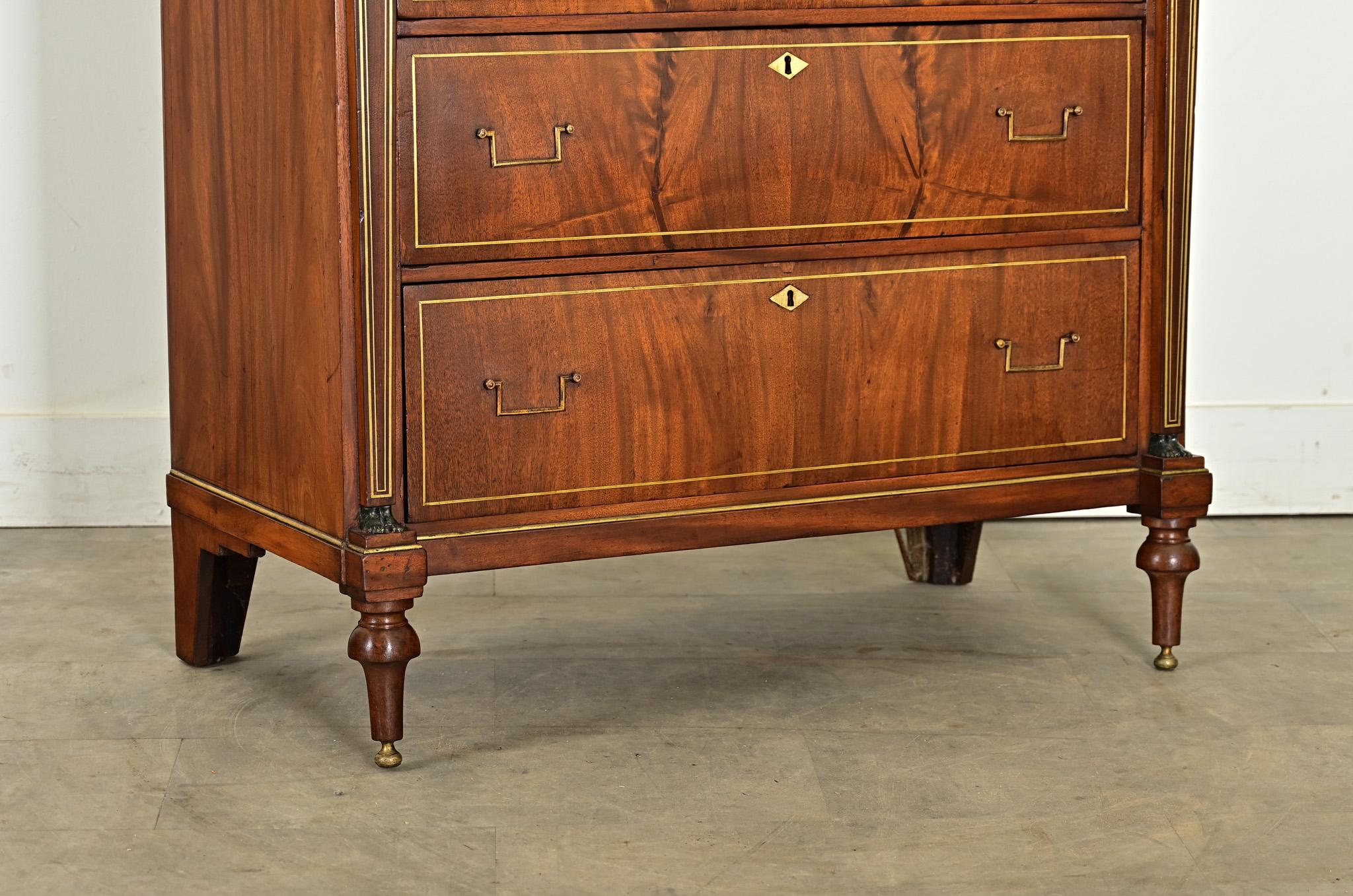 Tallboy in stile impero in mogano del XX secolo olandese in vendita 1