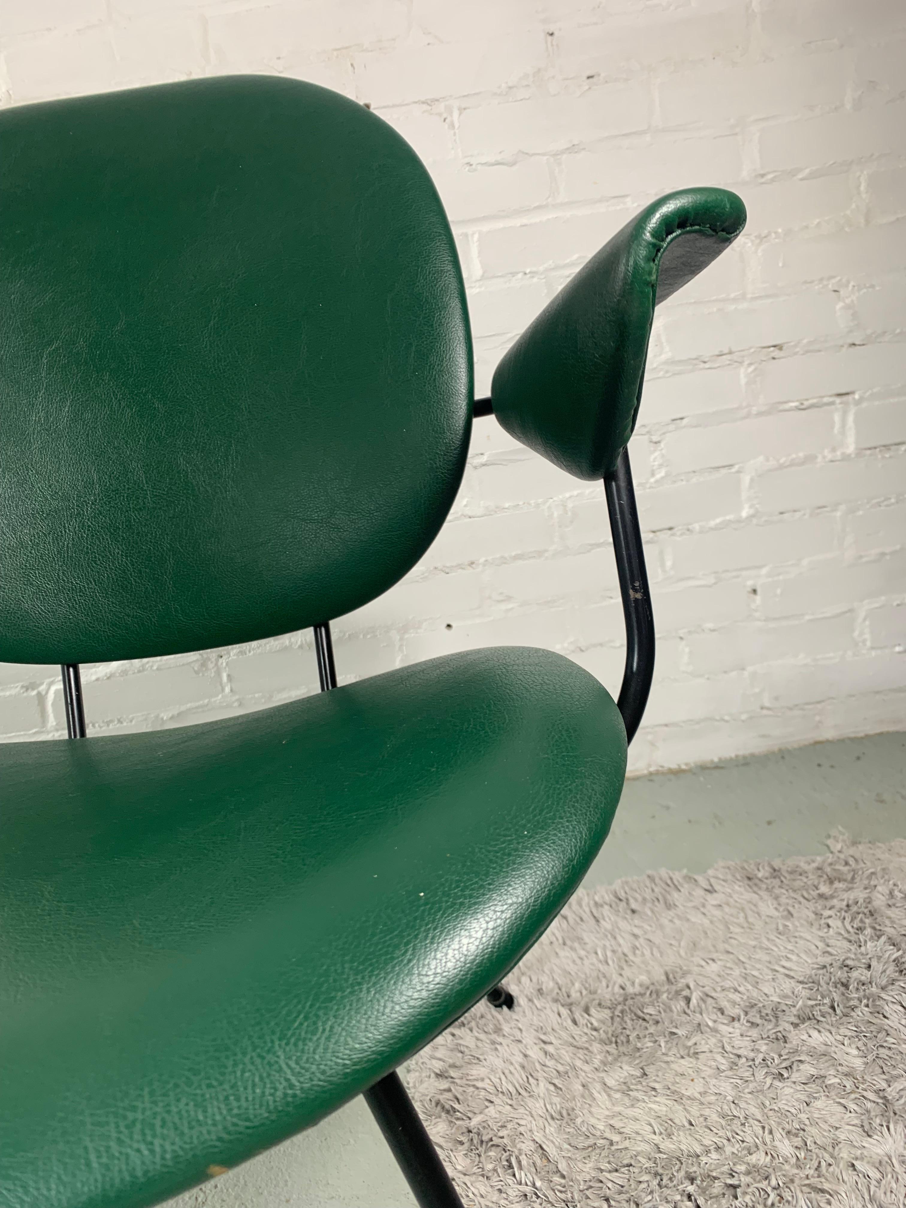 Mid-20th Century Dutch 302 Armchair by Willem H. Gispen for Kembo, 1960s