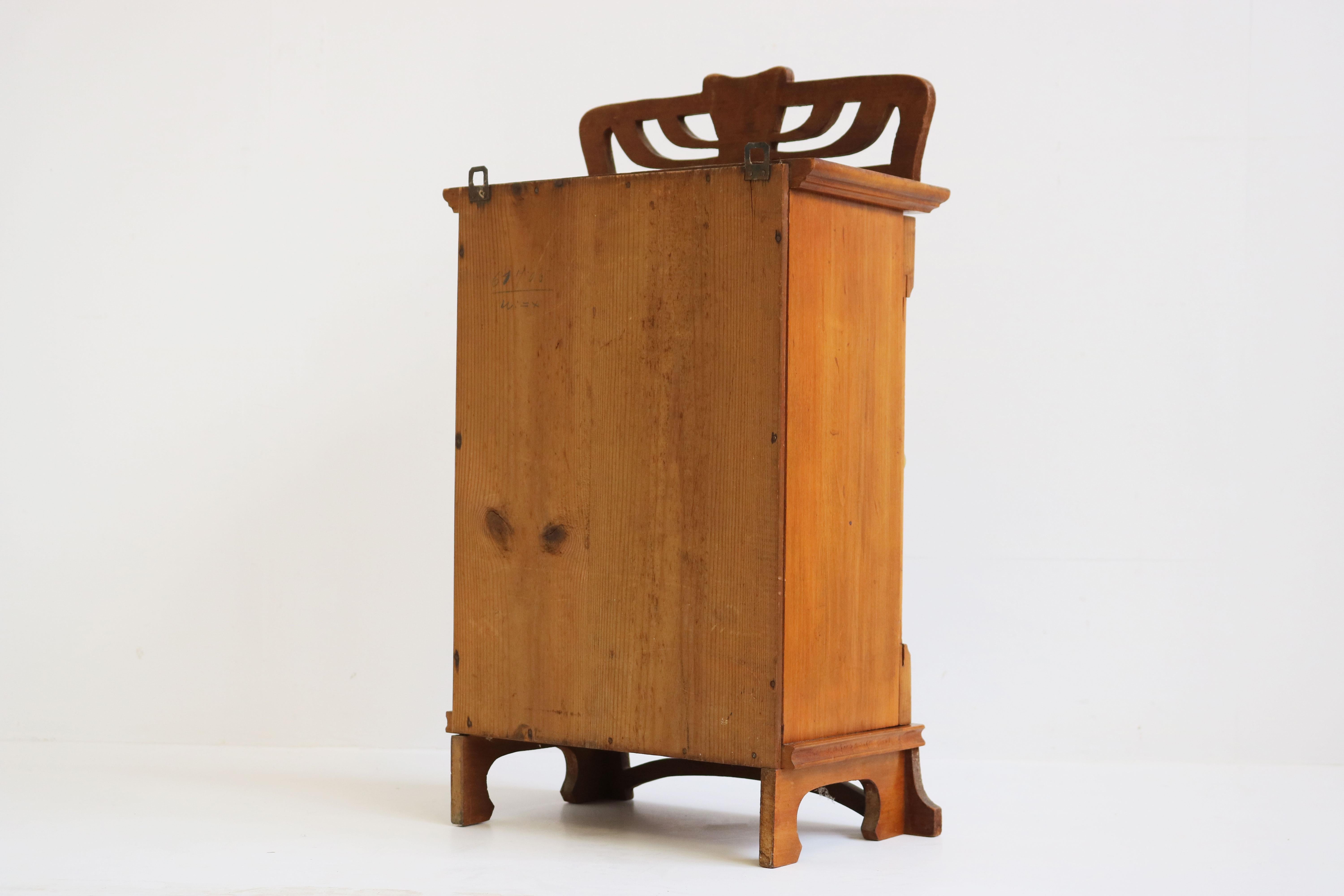 Dutch Antique 1910 Art Nouveau / Jugendstil Wall Cabinet in Cherry Wood Brass For Sale 2