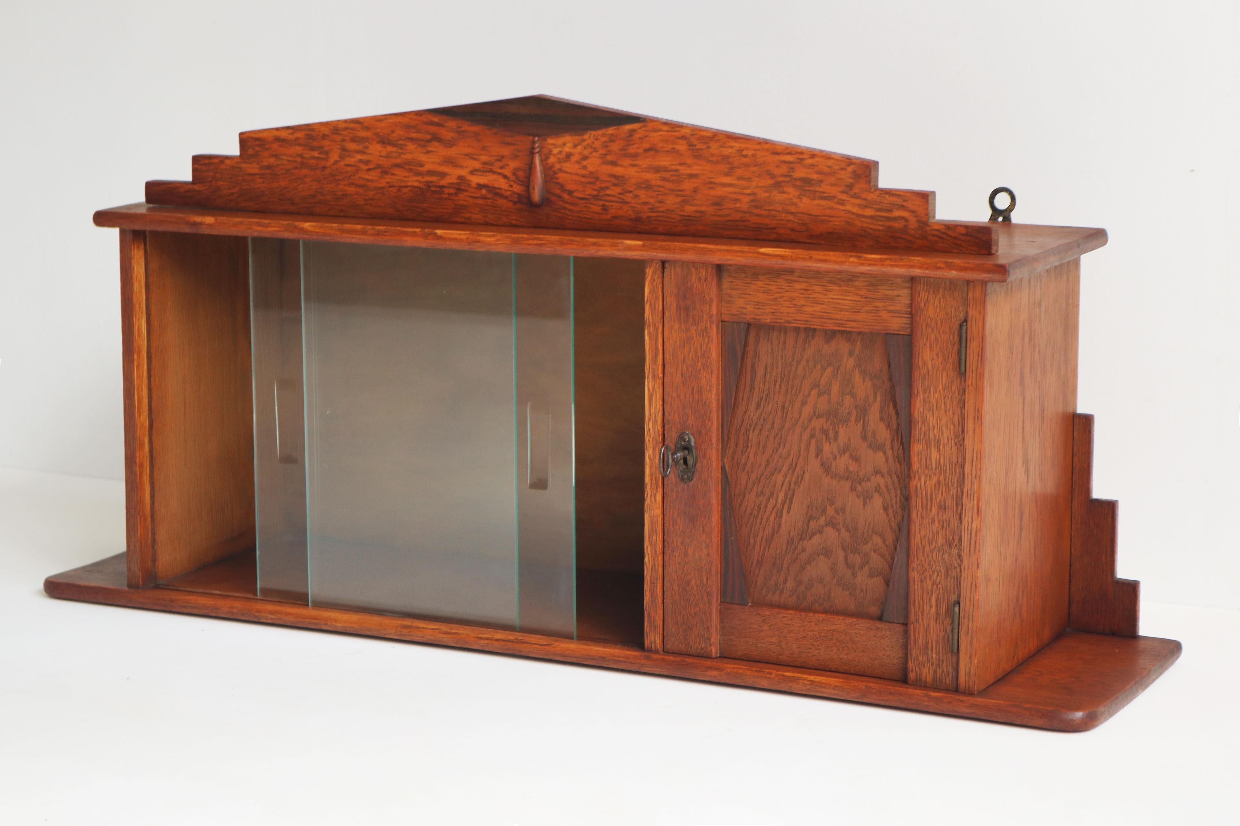 Escritorio / vitrina holandés antiguo Amsterdam 1930 Roble pequeño en Bueno Estado en Ijzendijke, NL