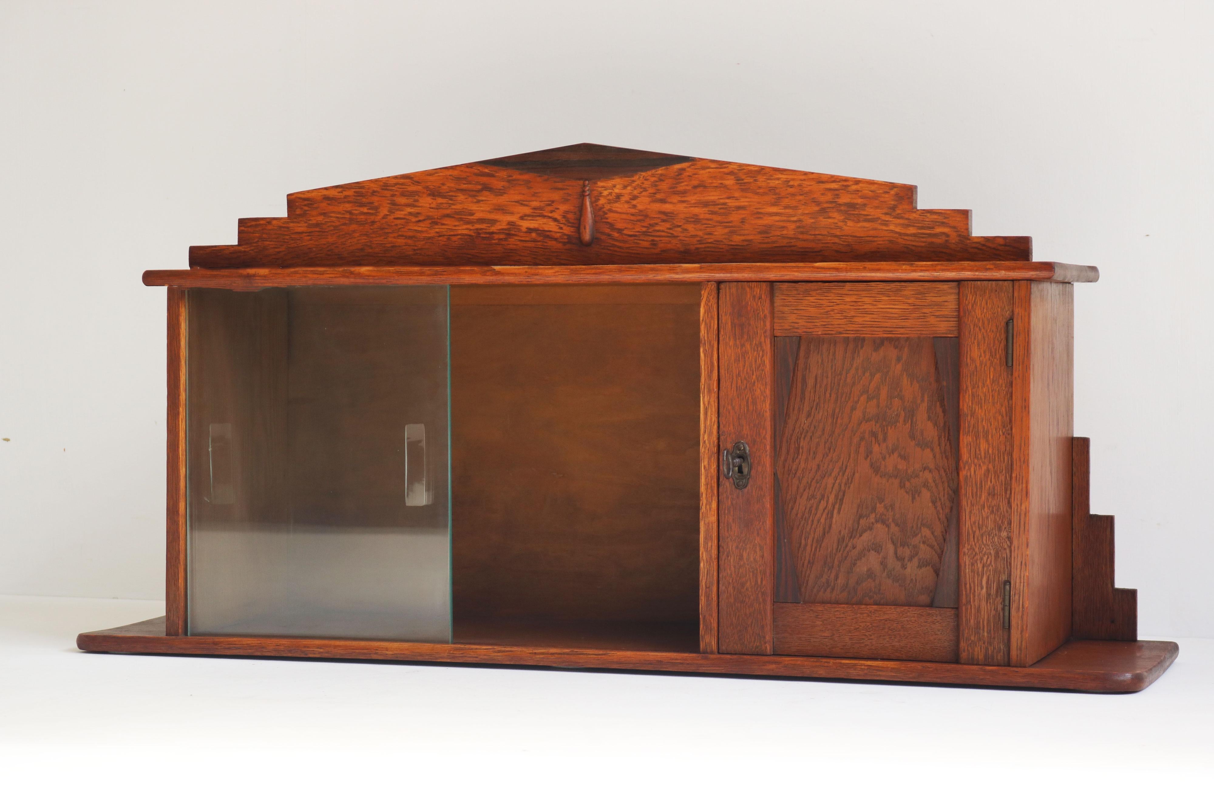 Escritorio / vitrina holandés antiguo Amsterdam 1930 Roble pequeño mediados del siglo XX