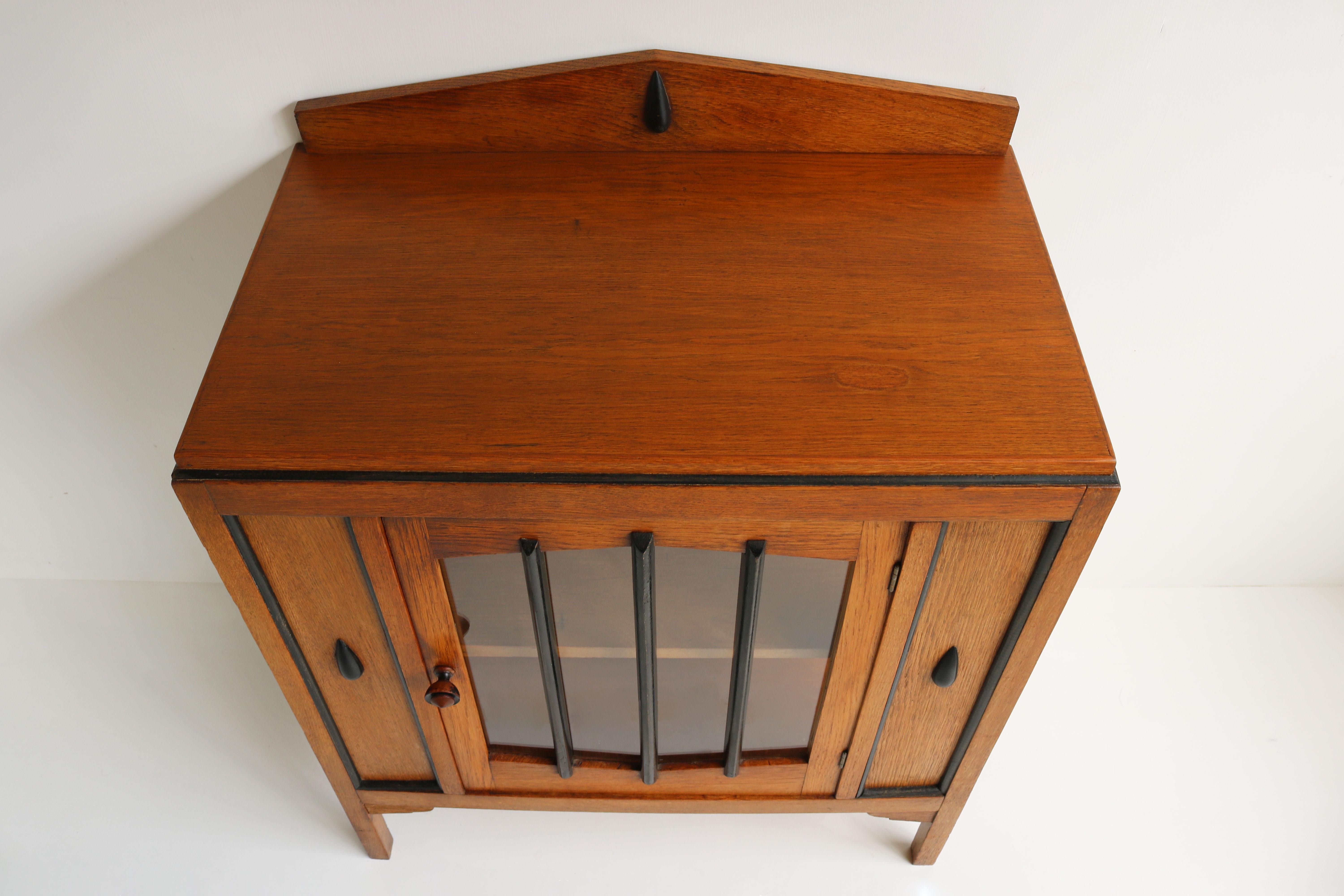 Early 20th Century Dutch Antique Art Deco Amsterdam School 1920 Tea Cabinet / Display Cabinet Bar