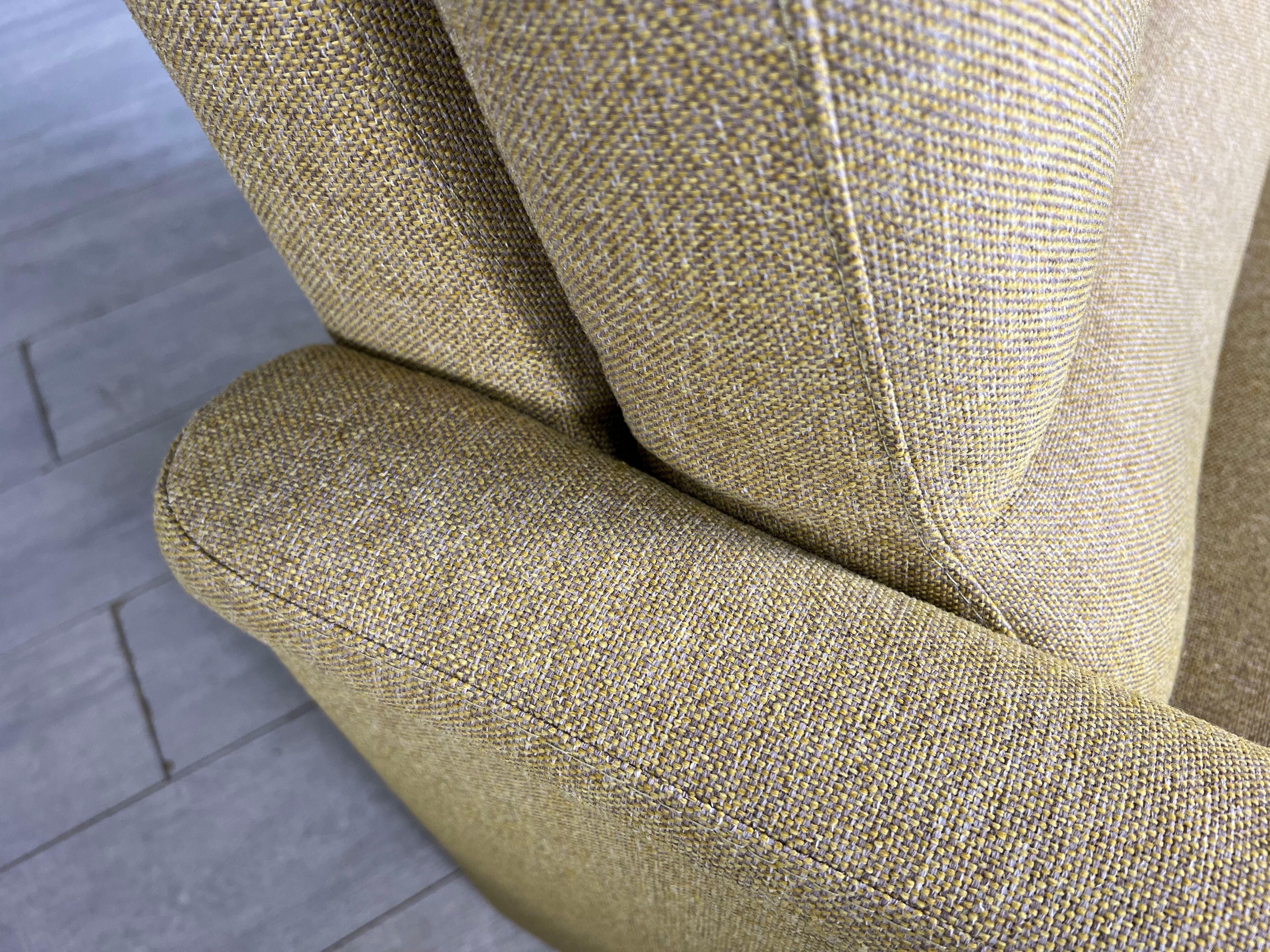 Dutch Armchairs by Montel – A Pair en vente 1