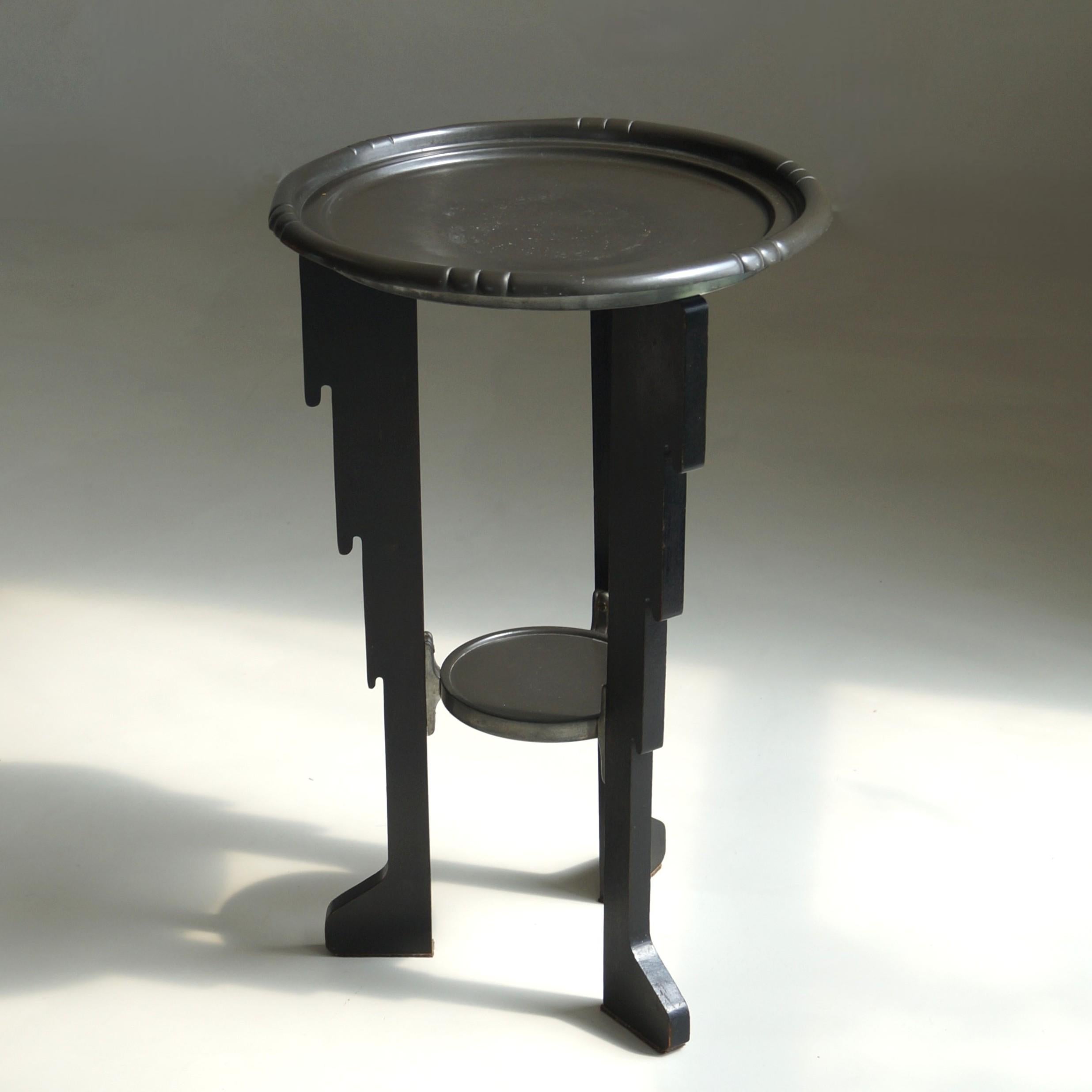 Table d'appoint Art déco hollandaise de l'école d'Amsterdam avec plateau en étain, années 1920 en vente 4