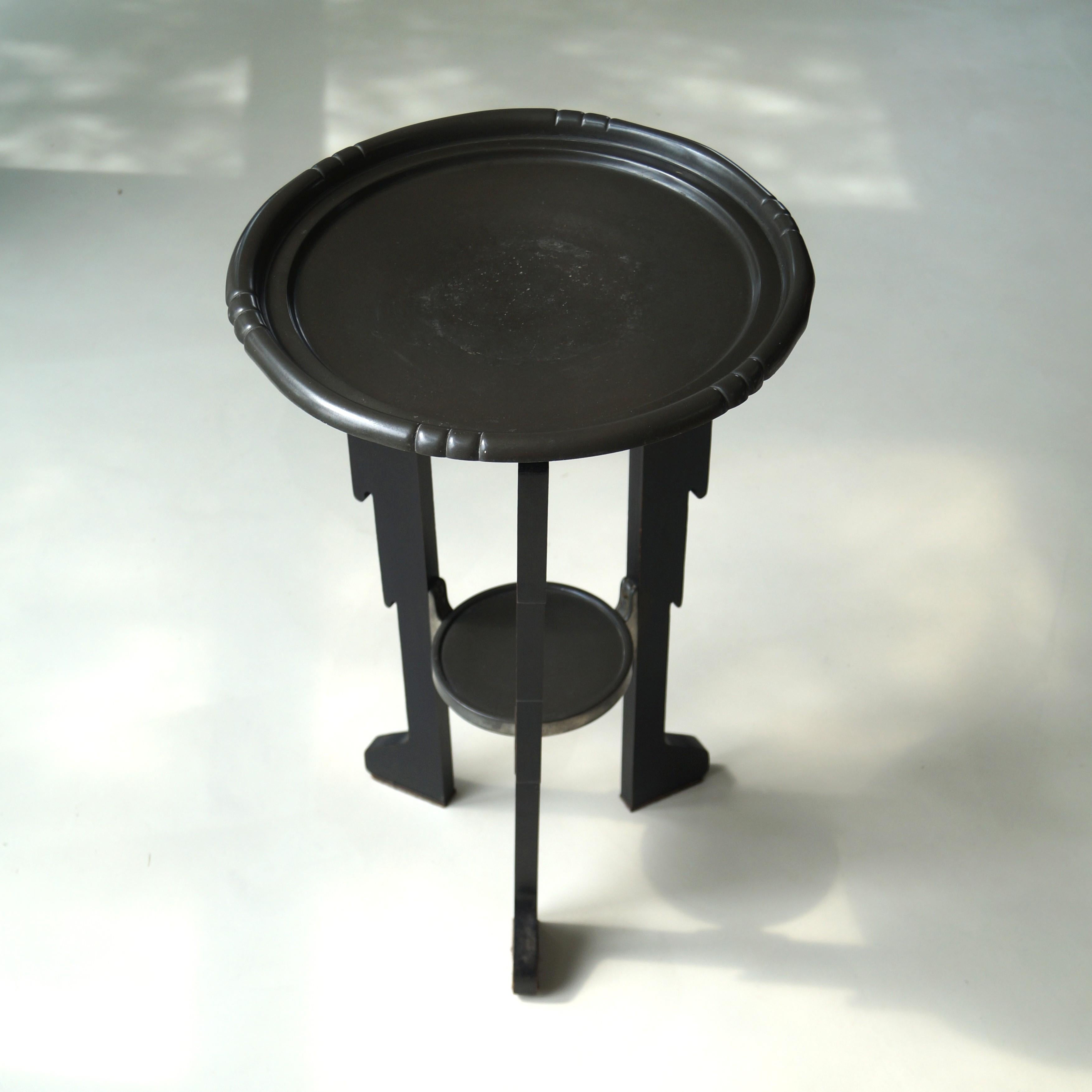 Table d'appoint Art déco hollandaise de l'école d'Amsterdam avec plateau en étain, années 1920 en vente 6