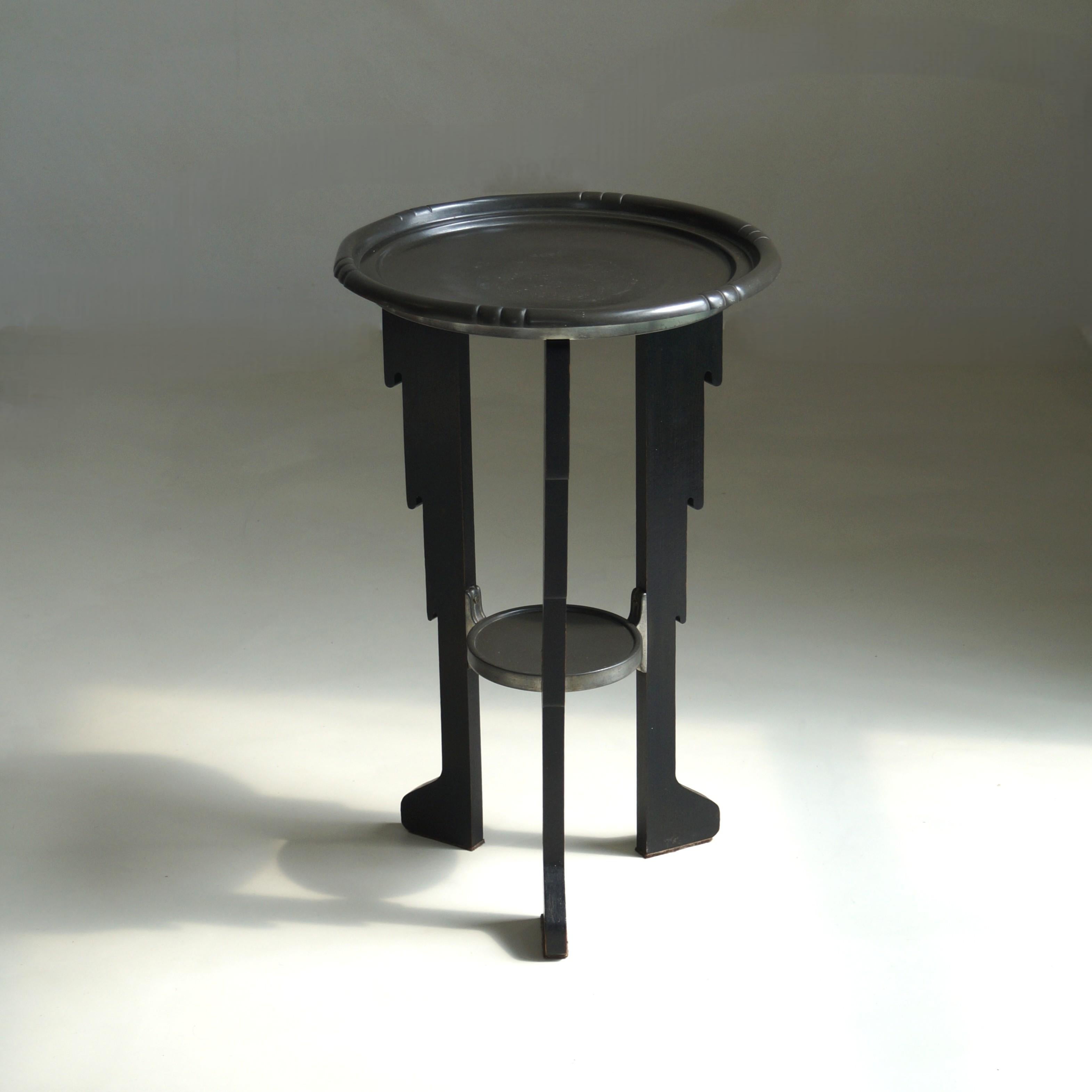 Table d'appoint Art déco hollandaise de l'école d'Amsterdam avec plateau en étain, années 1920 en vente 10
