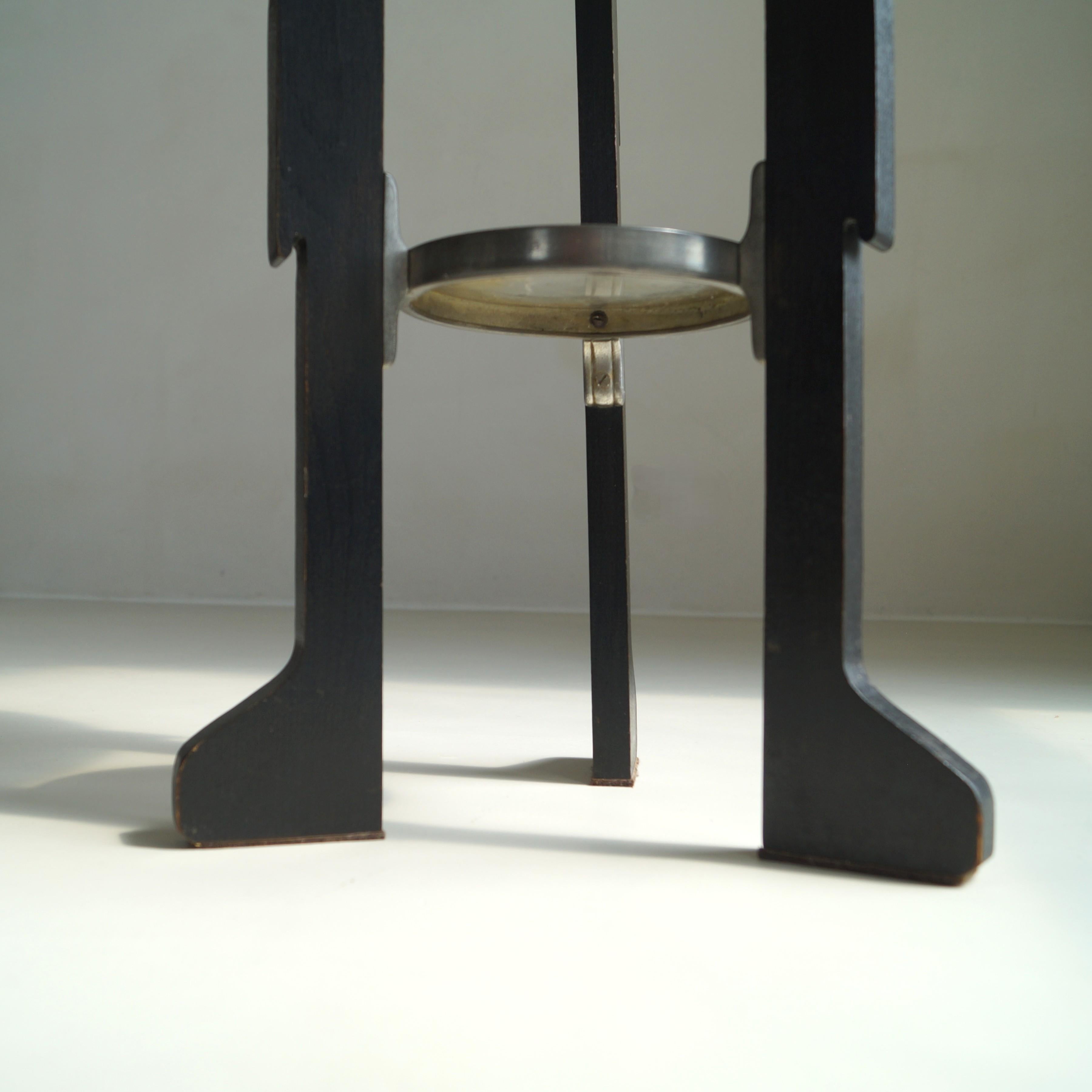 Table d'appoint Art déco hollandaise de l'école d'Amsterdam avec plateau en étain, années 1920 en vente 1