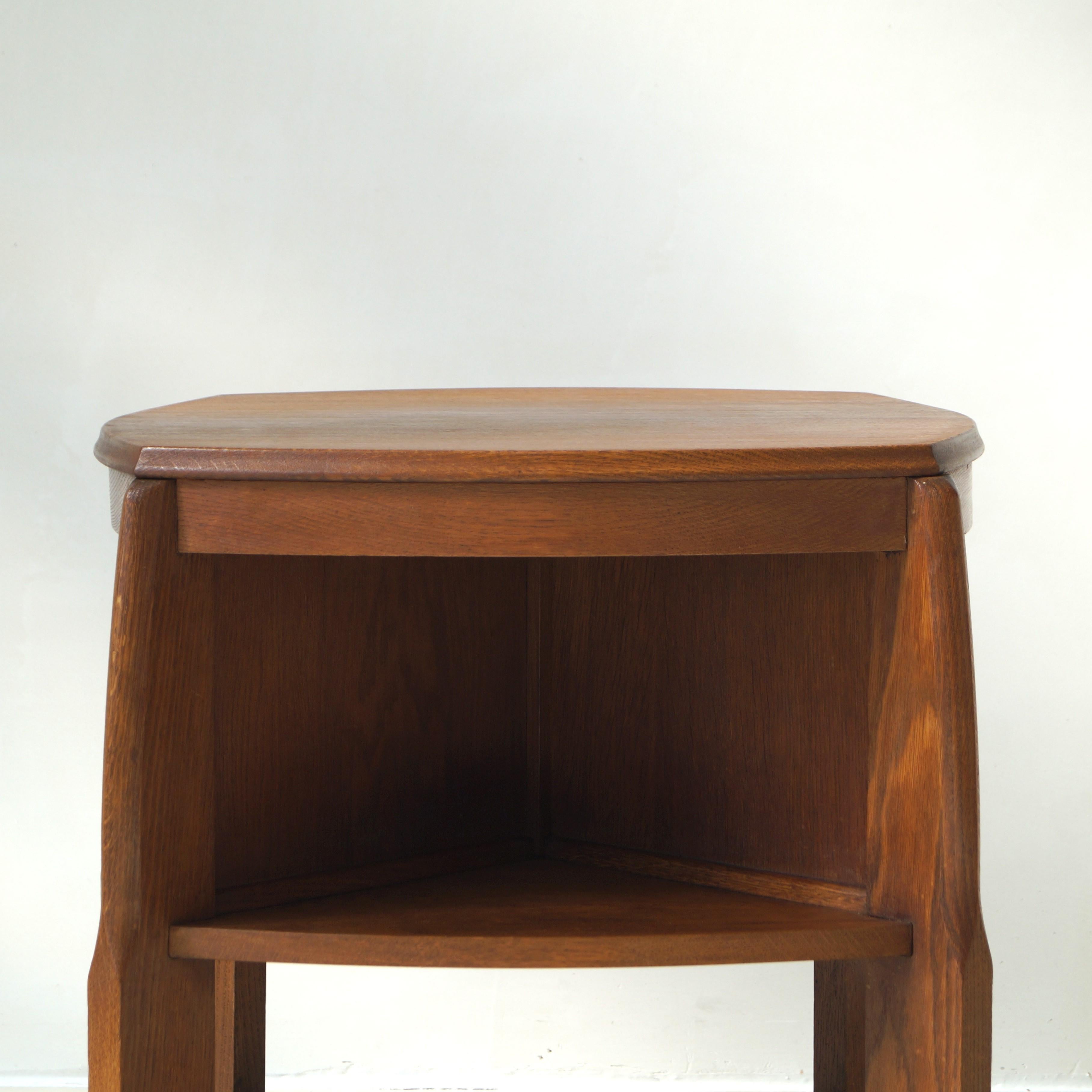 Holländischer Art Deco Couchtisch der Amsterdamer Schule aus massiver Eiche, 1920er Jahre im Angebot 6