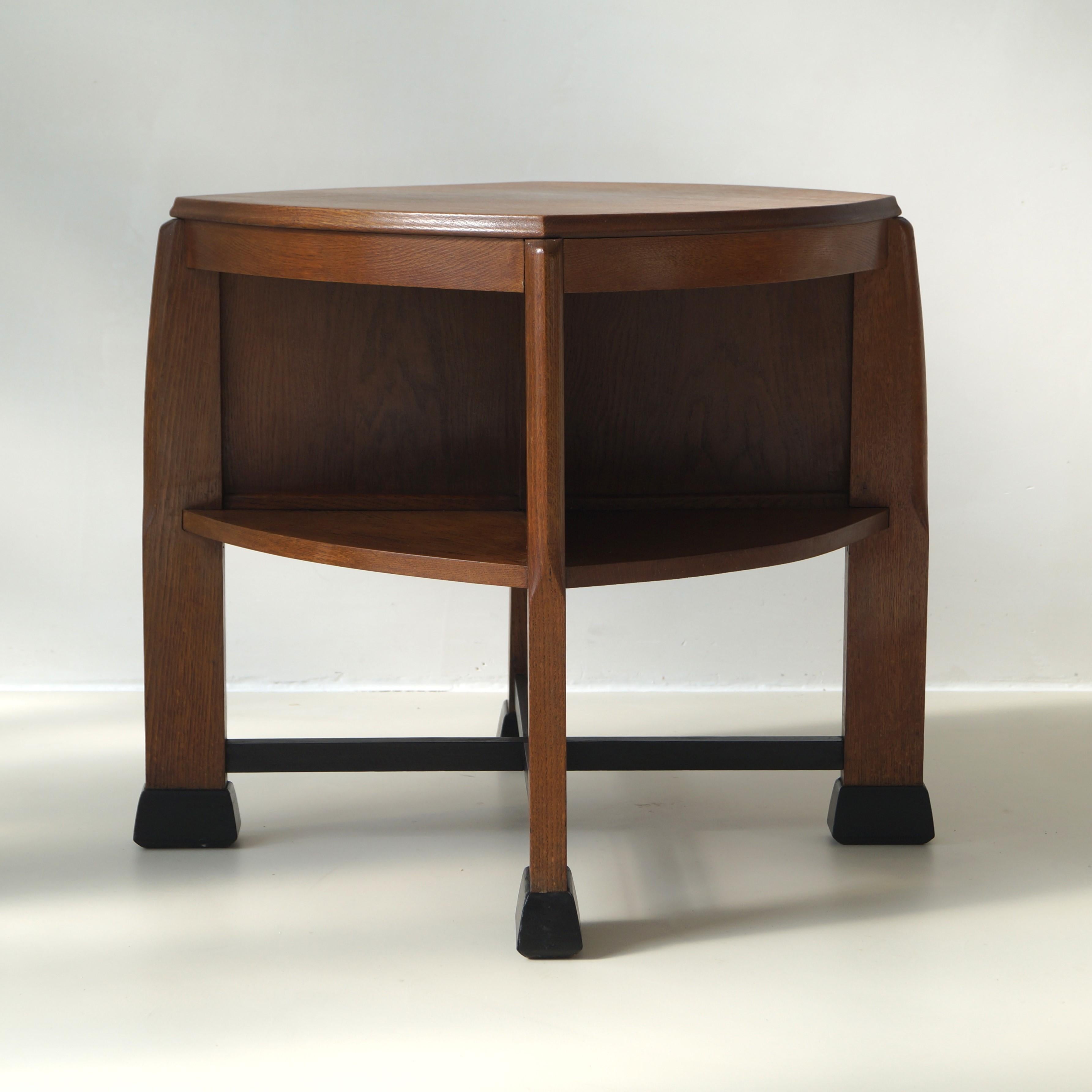 Holländischer Art Deco Couchtisch der Amsterdamer Schule aus massiver Eiche, 1920er Jahre im Angebot 2