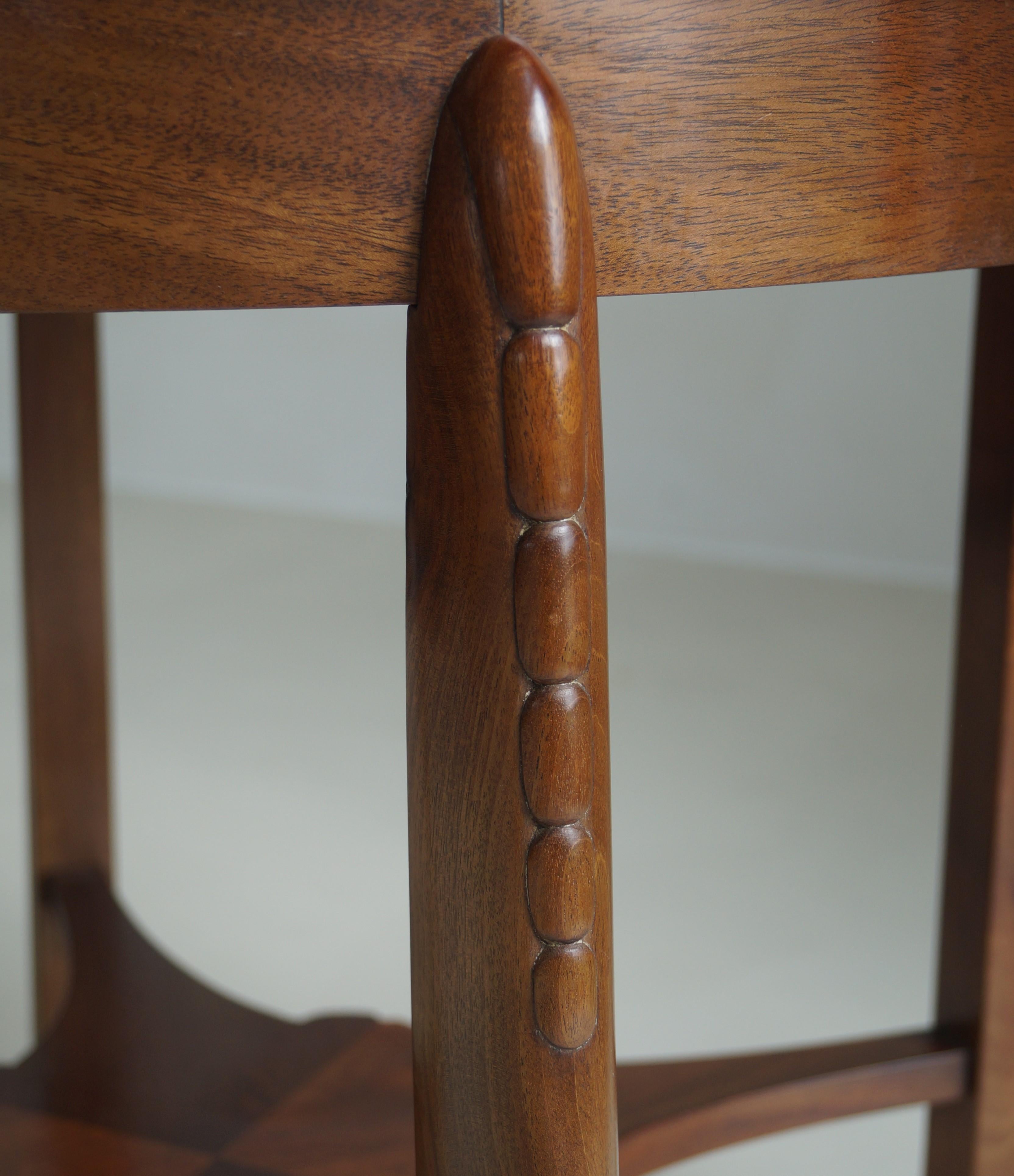 Table basse Art déco d'école d'Amsterdam au design sculptural, années 1920 9