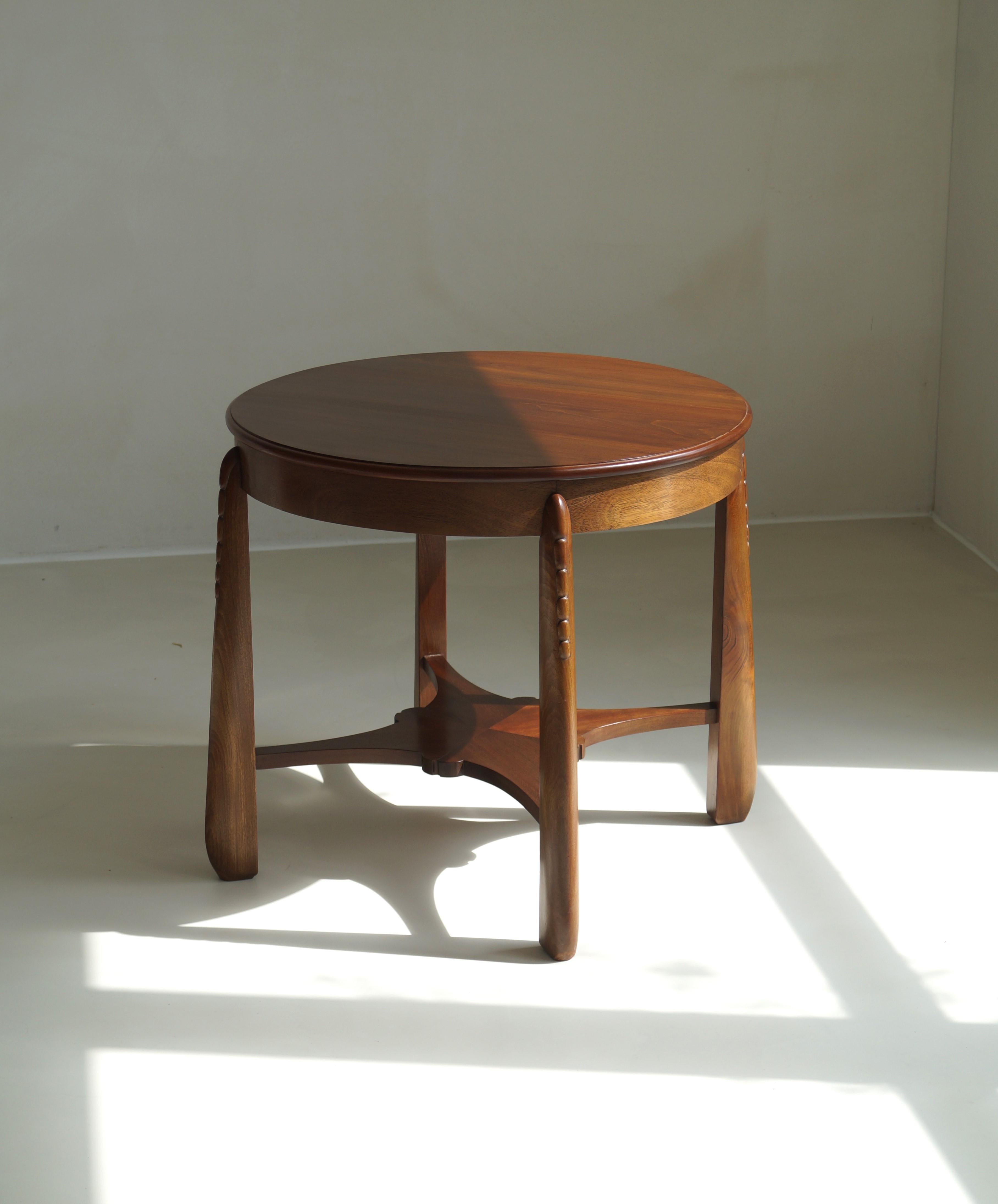 Table basse Art déco d'école d'Amsterdam au design sculptural, années 1920 1