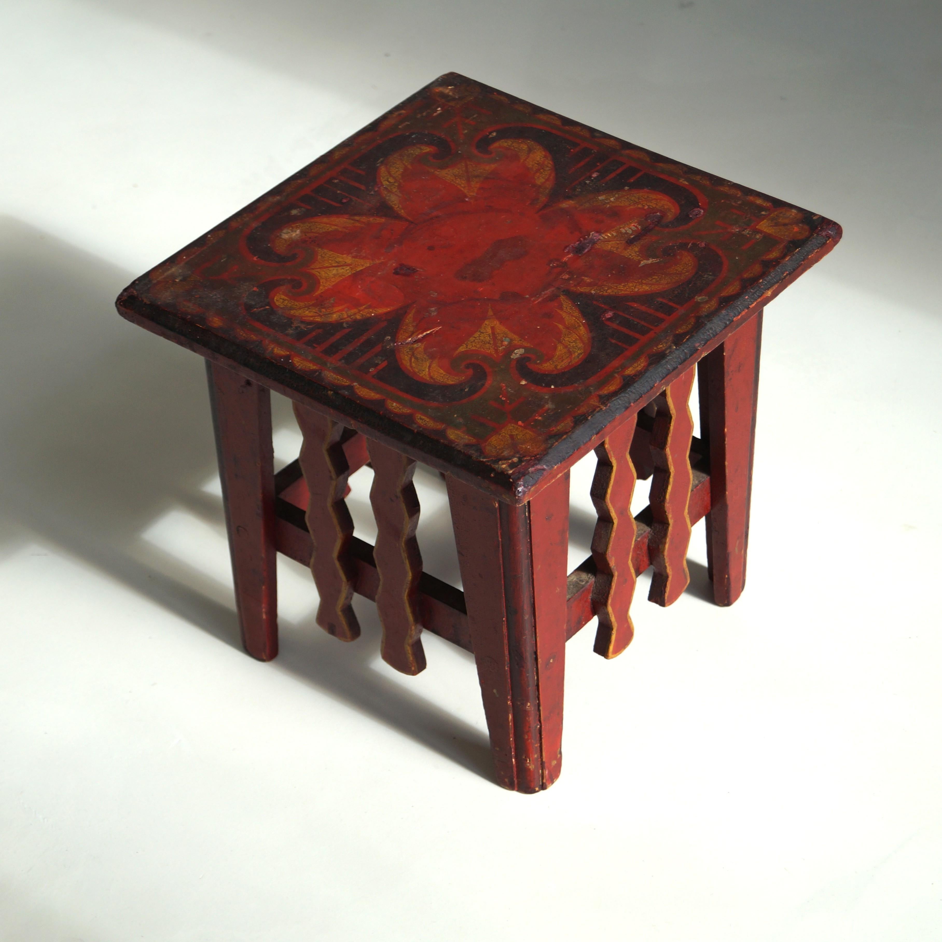 Dutch Art Deco Amsterdam School colourful table with original paintwork, 1920s In Good Condition In EVERDINGEN, NL