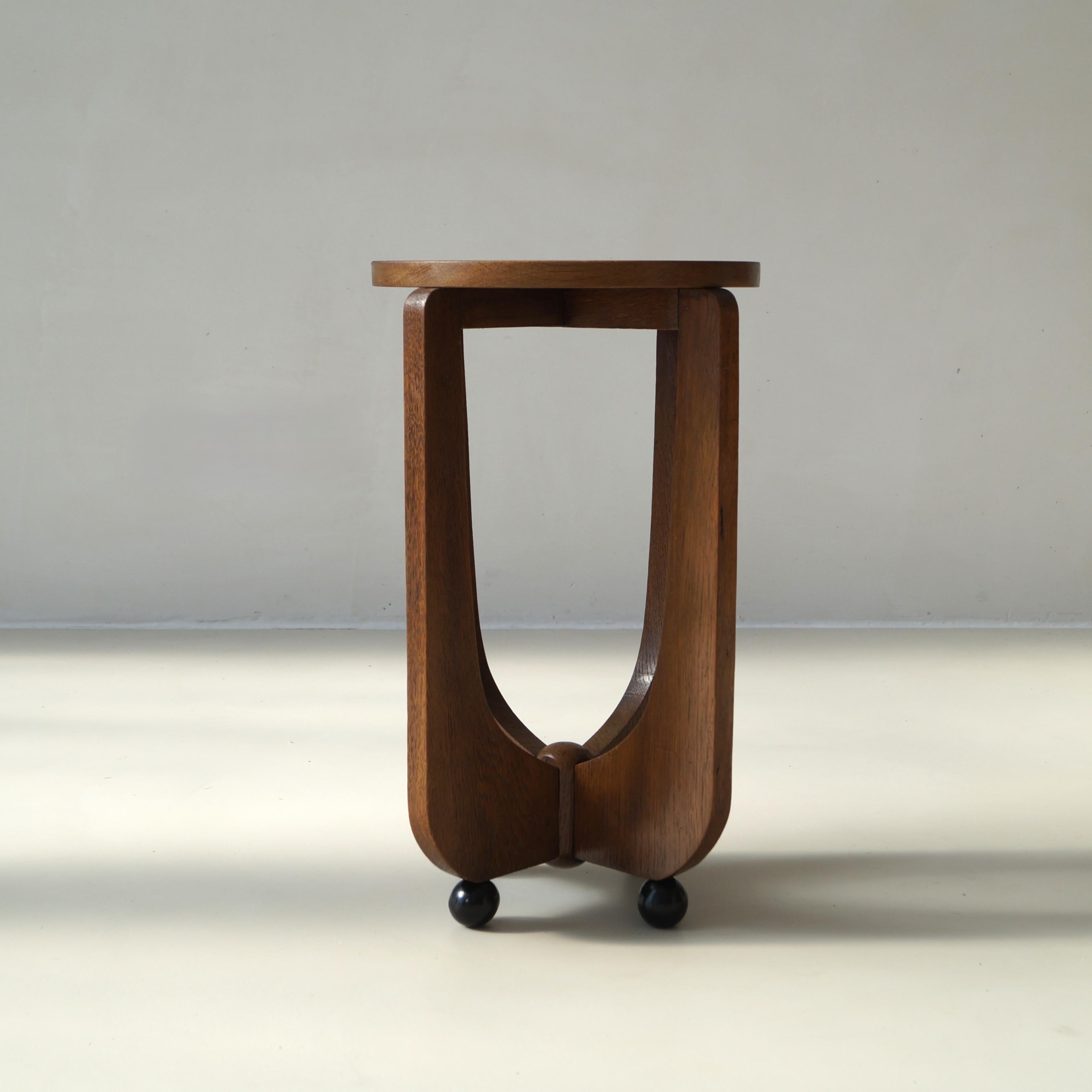 Niederländischer Beistelltisch der Amsterdamer Schule im Art-Déco-Stil, 1920er Jahre im Angebot 1