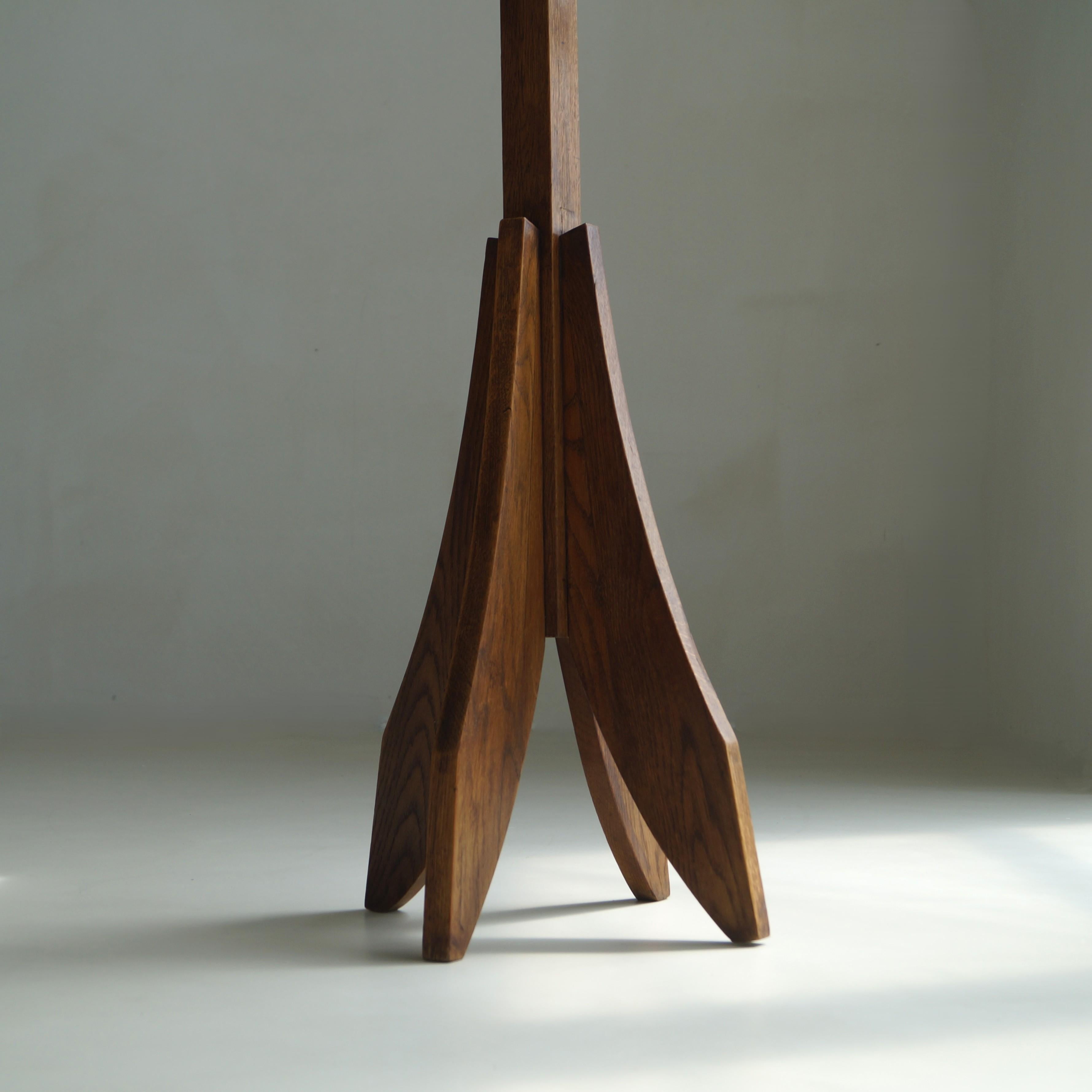 Dutch Art Deco Amsterdam School pedestal in oak, 1920s in vendita 2
