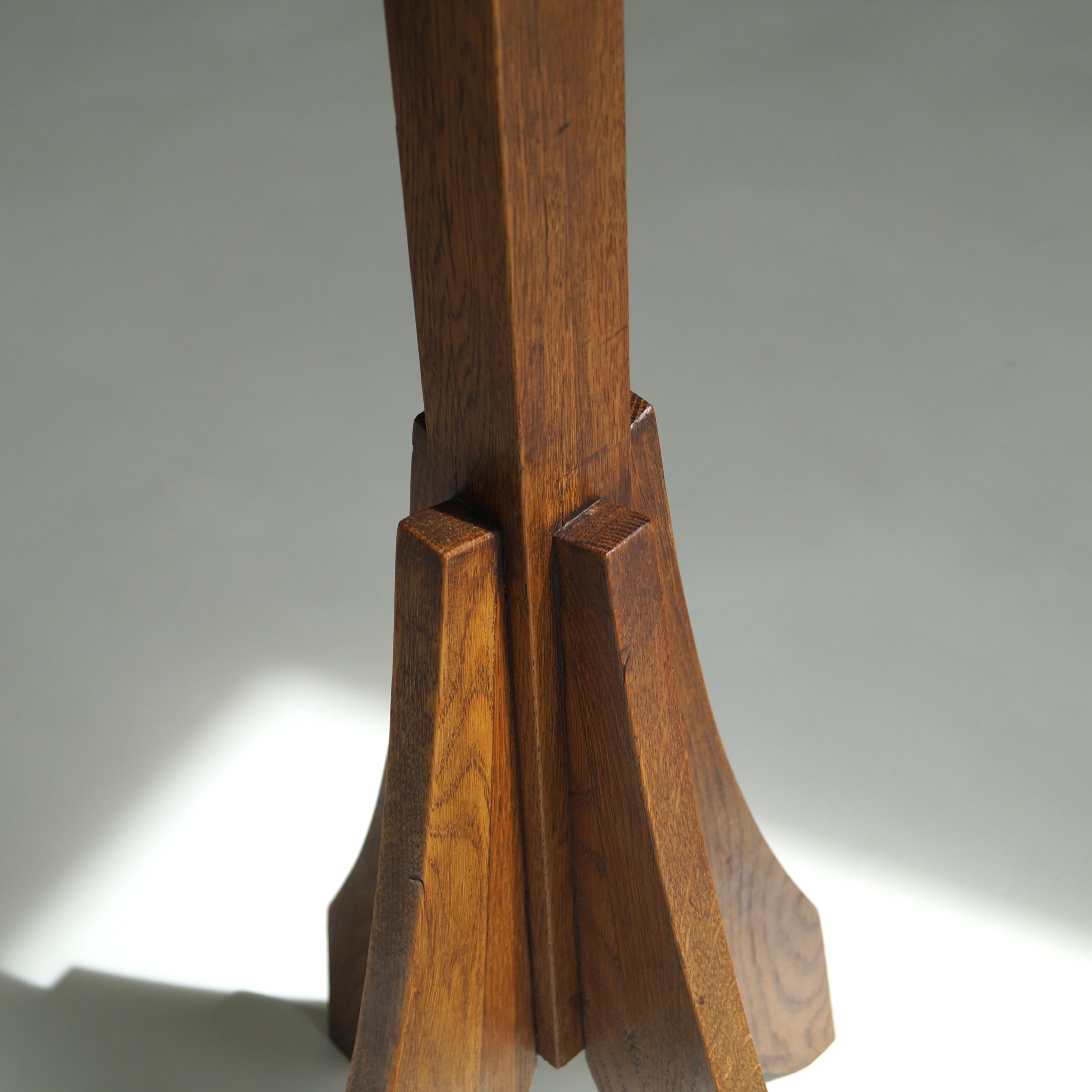 Inizio XX secolo Dutch Art Deco Amsterdam School pedestal in oak, 1920s in vendita
