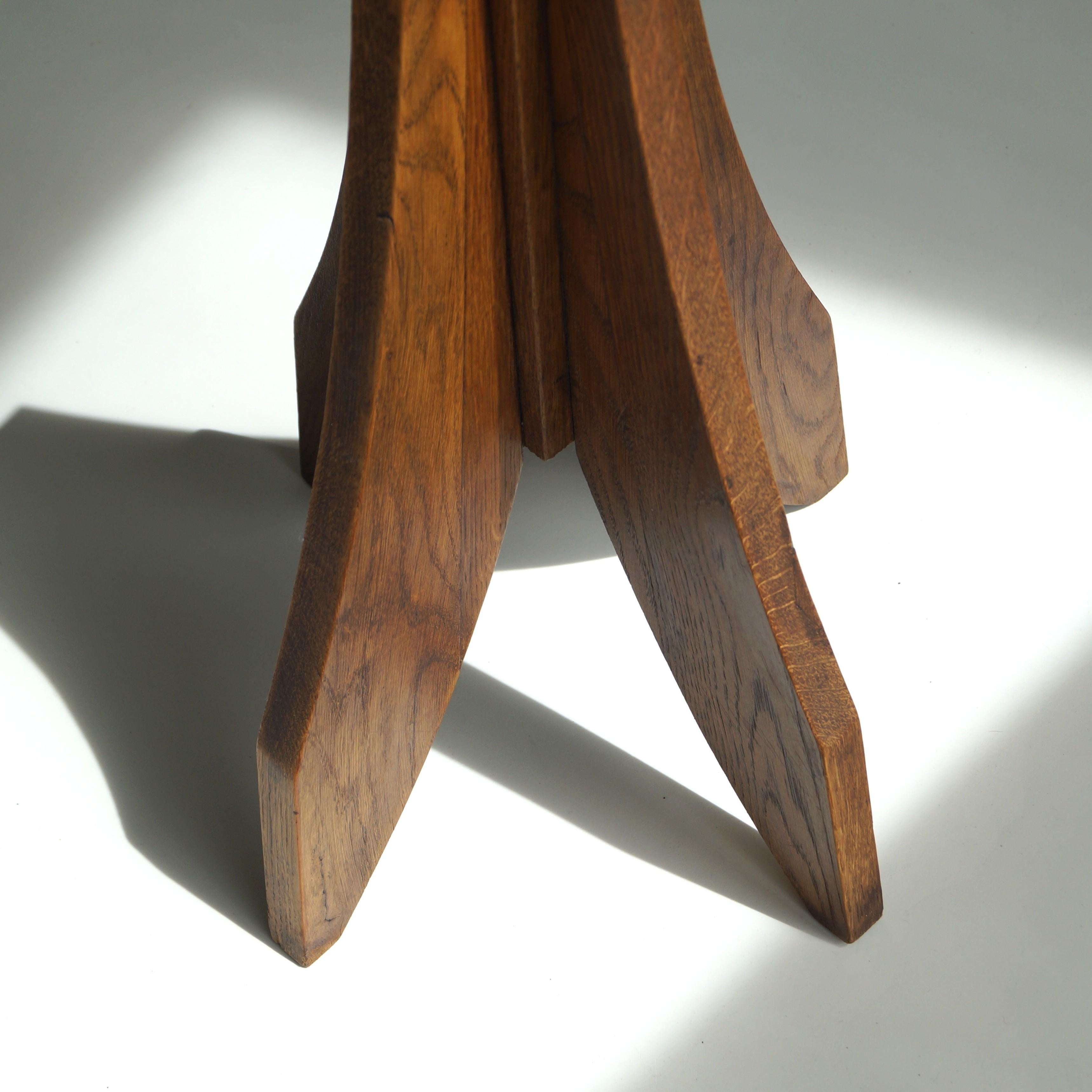 Quercia Dutch Art Deco Amsterdam School pedestal in oak, 1920s in vendita