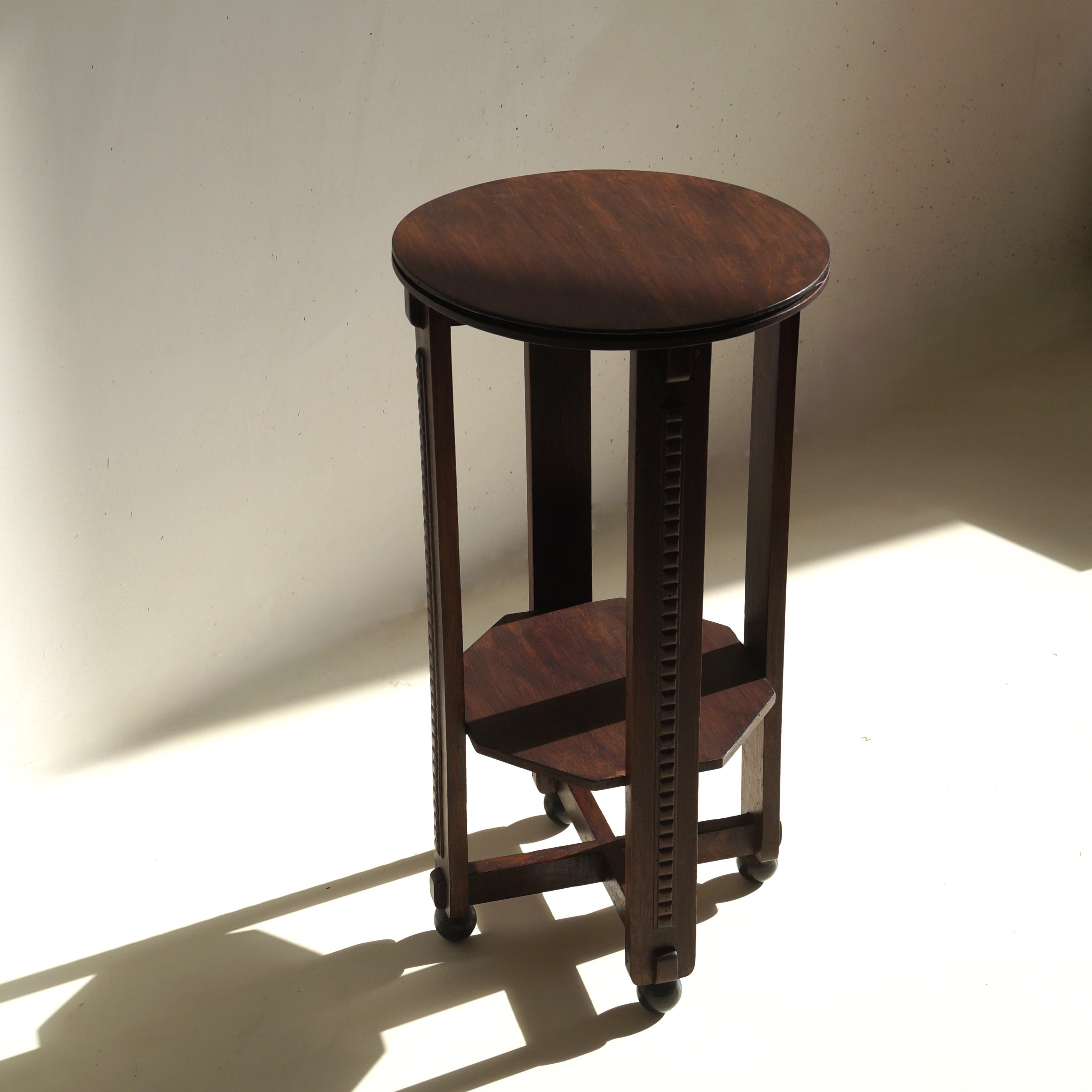 Early 20th Century Dutch Art Deco Amsterdam School pedestal table, 1920s For Sale