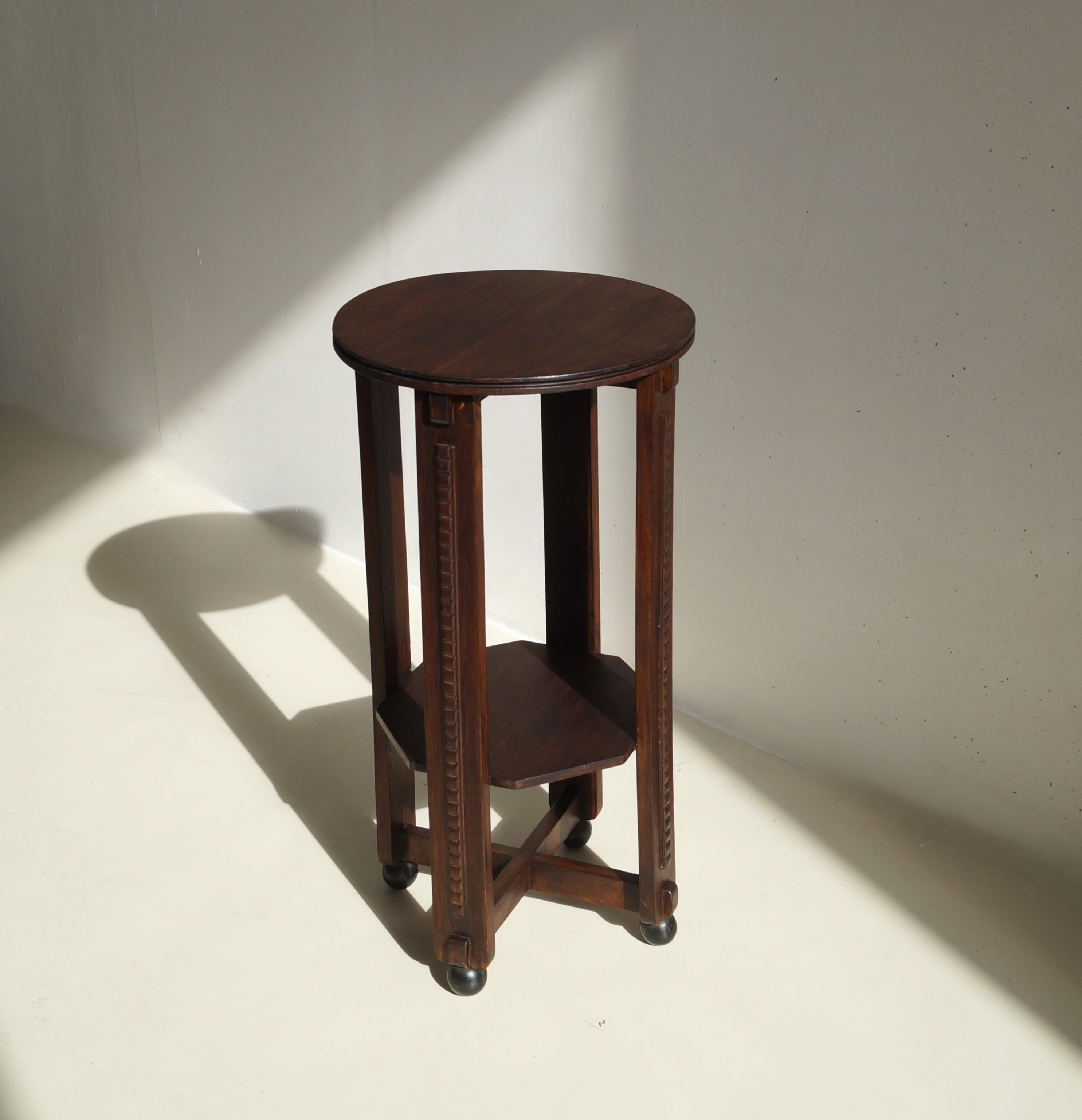 Dutch Art Deco Amsterdam School pedestal table, 1920s For Sale 1