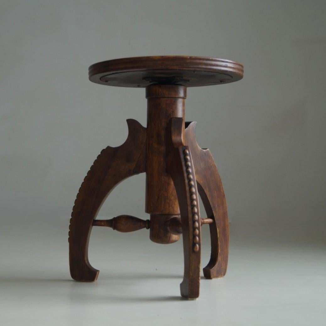 Tabouret de piano Art déco hollandais de l'école d'Amsterdam avec un design sculptural, années 1920 en vente 3