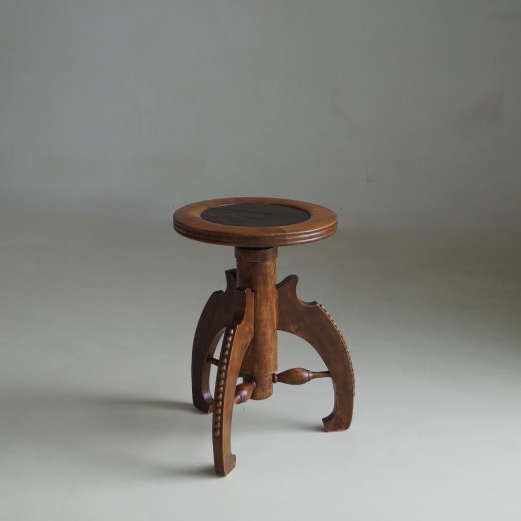 Tabouret de piano Art déco hollandais de l'école d'Amsterdam avec un design sculptural, années 1920 en vente 6