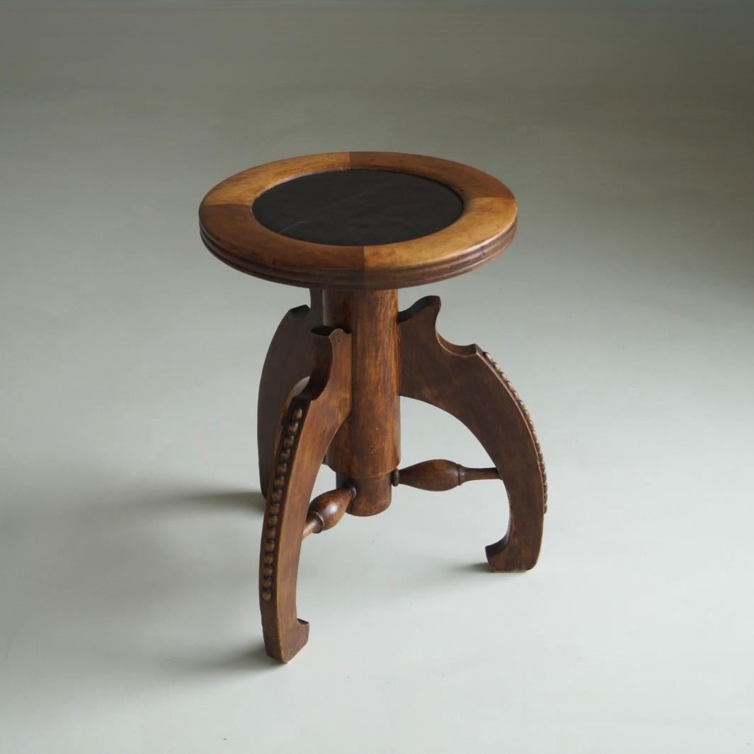 Tabouret de piano Art déco hollandais de l'école d'Amsterdam avec un design sculptural, années 1920 en vente 1