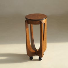 Mesa escultórica holandesa Art Decó de la Escuela de Ámsterdam sobre pies de bola, años 20