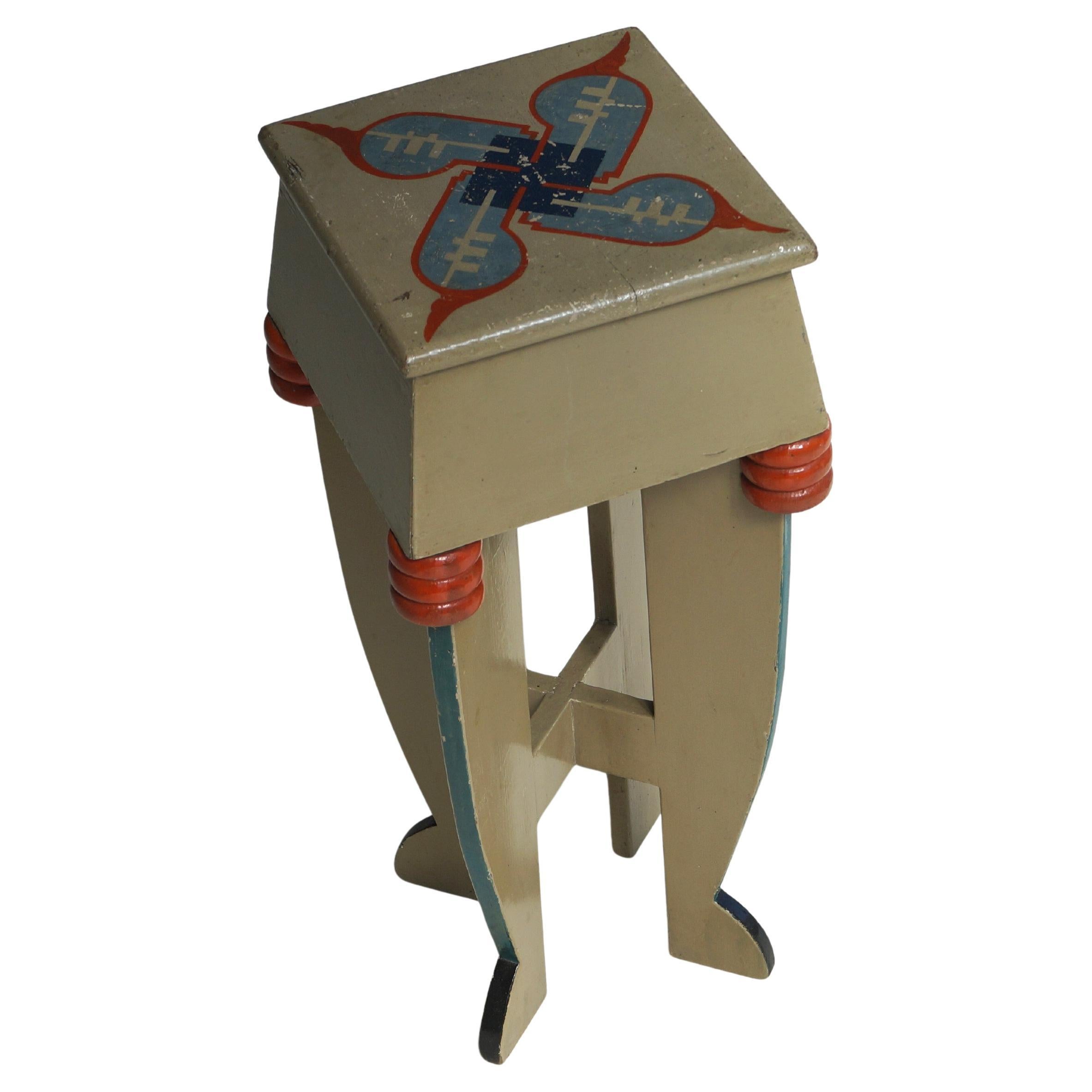 A lovely small plant table or pedestal, very recognizably Amsterdam School period, ca. 1920 - 1925. The paintwork has similarities to the work by Jan van Zeeland. The design of the table itself is remarkable and quirky  - as if there are feet under