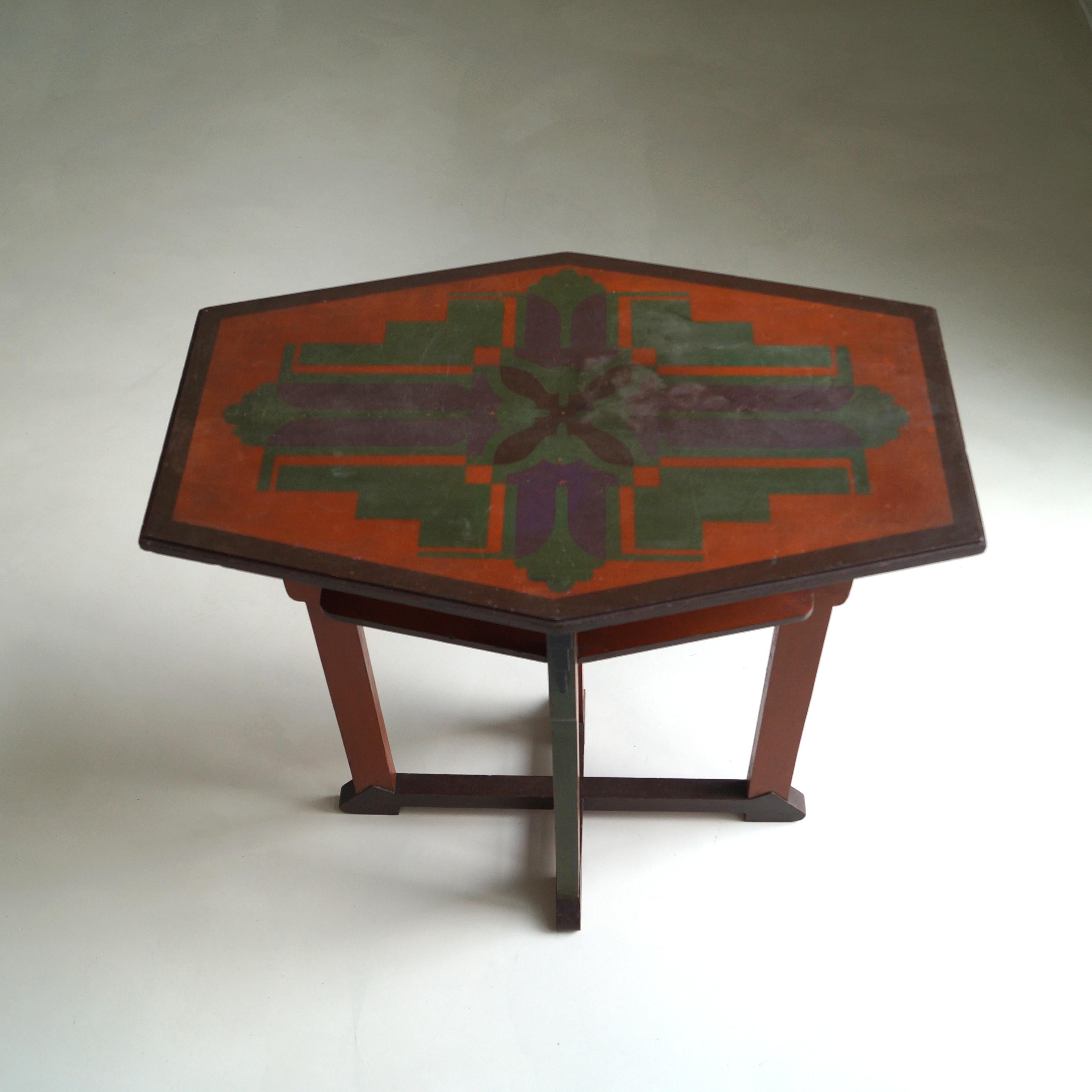 Dutch Art Deco Amsterdam School table in its original paint, 1920s Holandés en venta
