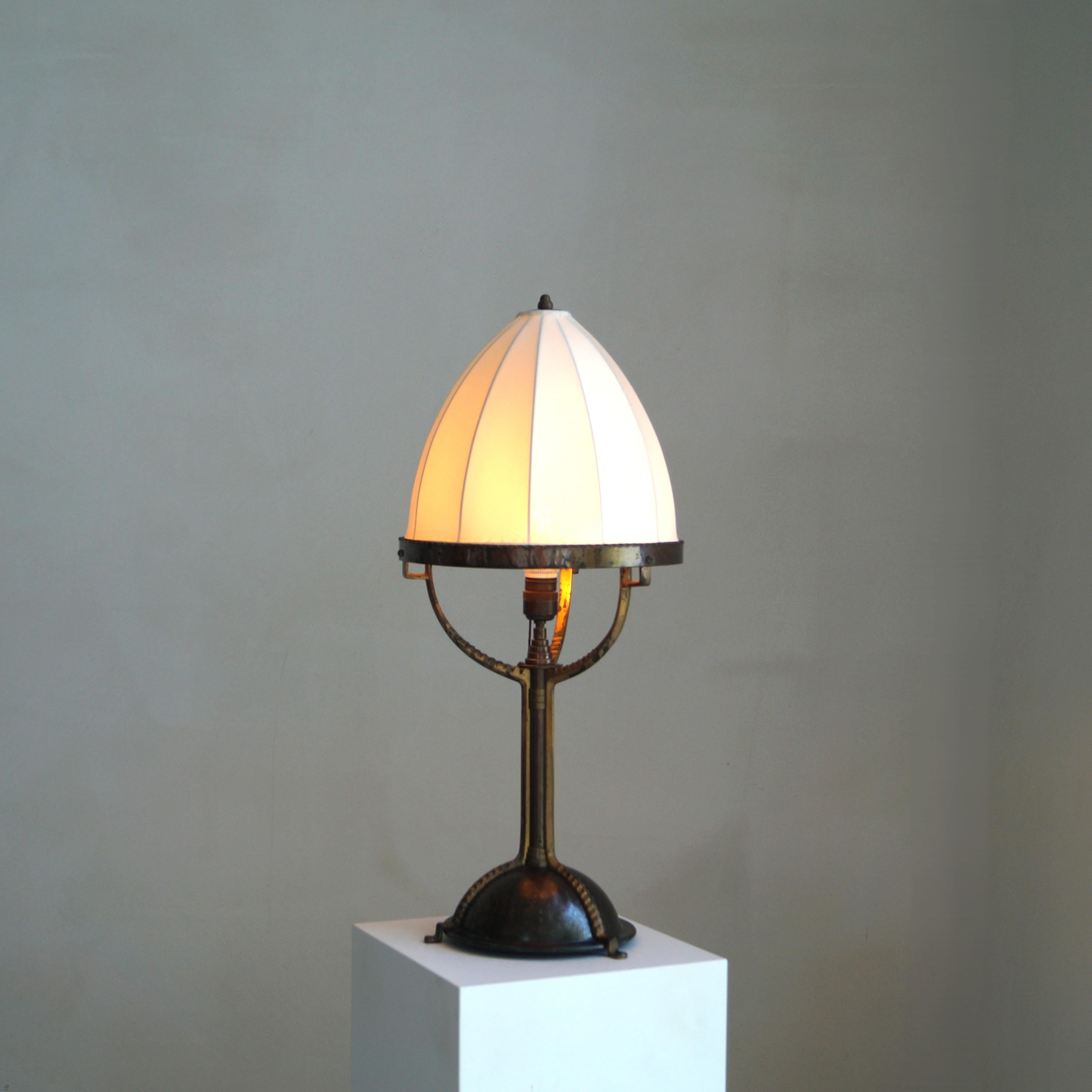 Lámpara de sobremesa holandesa Art Déco de la Escuela de Ámsterdam de Winkelman & Van der Bijl, años 20 en venta 3