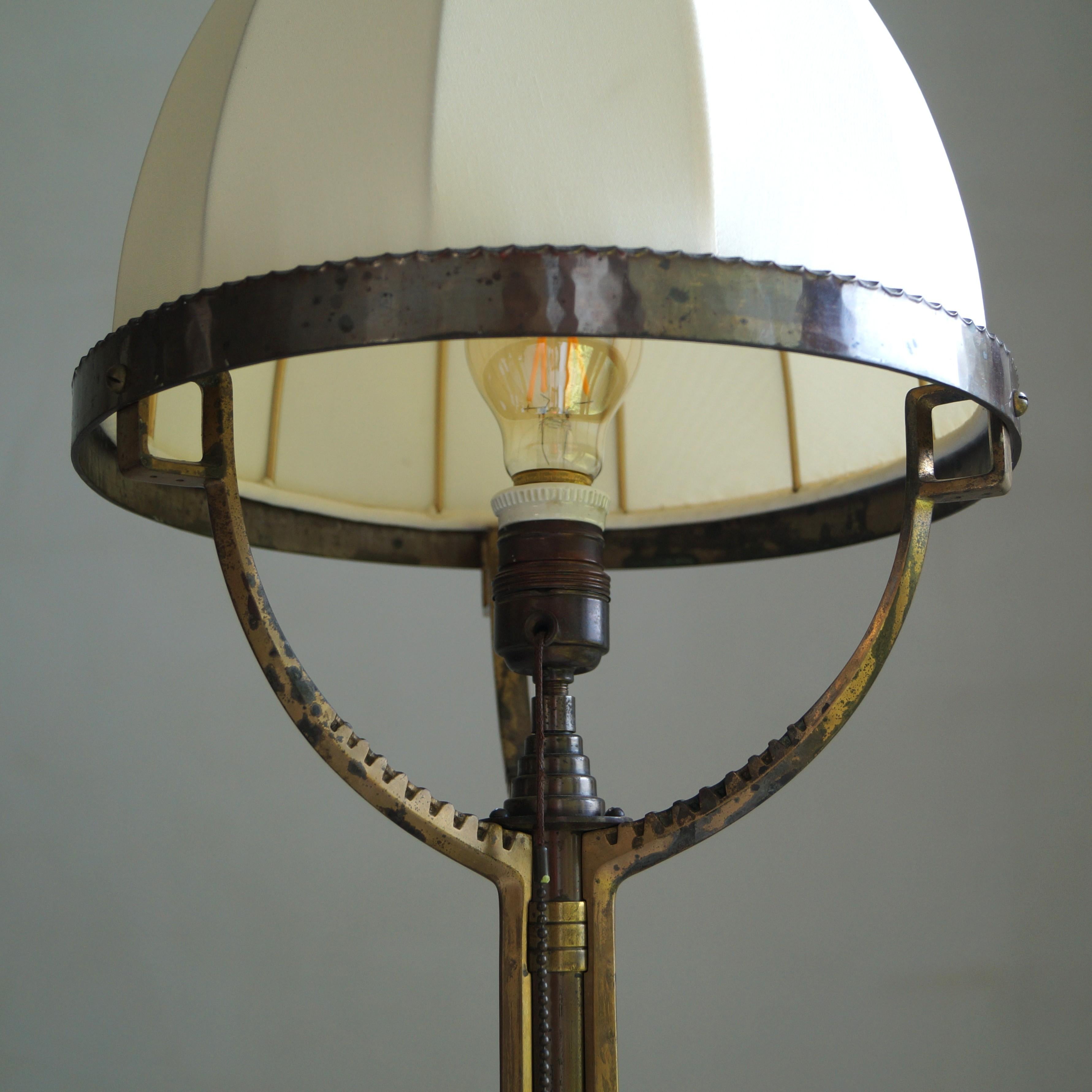 Lámpara de sobremesa holandesa Art Déco de la Escuela de Ámsterdam de Winkelman & Van der Bijl, años 20 en venta 11
